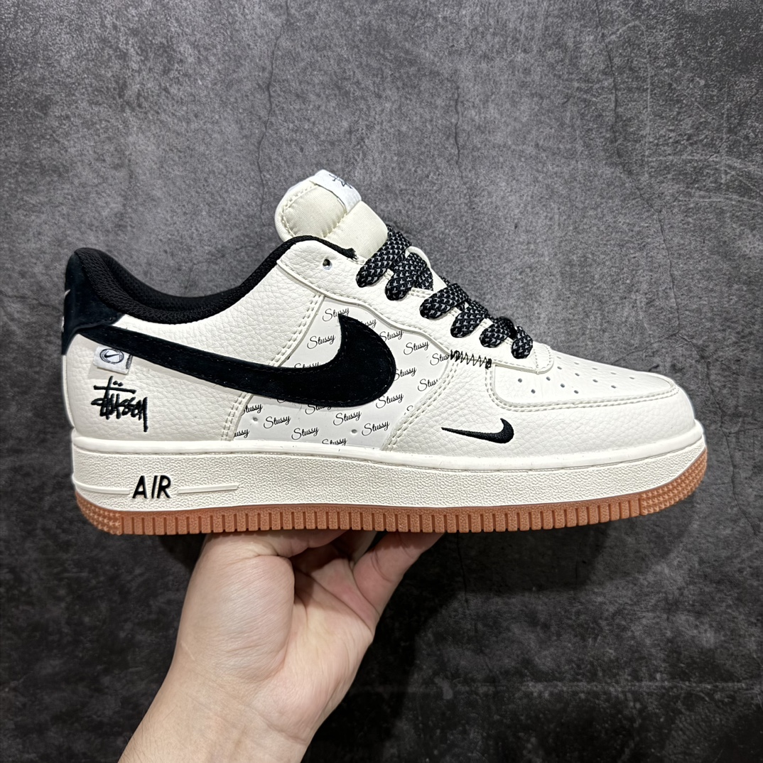 【公司级】海外限量发售NIke Air Force 1 \’07 Low “斯图西联名–米黑勾生胶”空军一号 低帮 运动鞋 休闲鞋 折边针车 工艺难度大 原楦头原纸板 原装鞋盒 定制五金配件 内置全掌气垫 原厂鞋底货号：XZ6188-255 Size：36 36.5 37.5 38 38.5 39 40 40.5 41 42 42.5 43 44 44.5 45 编码：HXS310320-莆田鞋批发中心