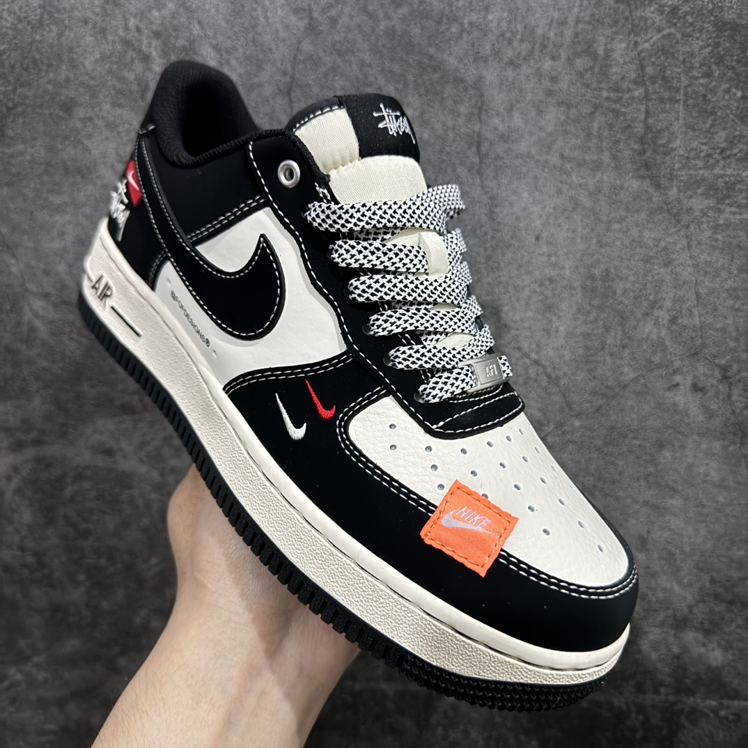 图片[3]-【公司级】海外限量发售NIke Air Force 1 \’07 Low “斯图西联名–米黑双勾红标”空军一号 低帮 运动鞋 休闲鞋 折边针车 工艺难度大 原楦头原纸板 原装鞋盒 定制五金配件 内置全掌气垫 原厂鞋底货号：SJ6698-012 Size：36 36.5 37.5 38 38.5 39 40 40.5 41 42 42.5 43 44 44.5 45 编码：HXS310330-莆田鞋批发中心