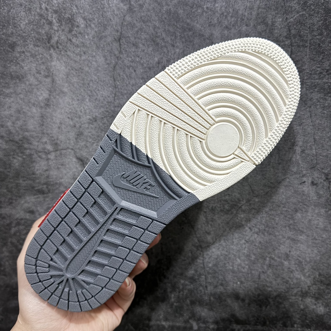 图片[9]-【定制版】Air Jordan 1 Low AJ1 乔1 斯图西联名-灰白双拼红标 高端定制 低帮复古篮球鞋 SJ9950-031n#定制鞋盒 大厂纯原品质出货 超高清洁度 皮料切割干净无任何毛边 细节完美  尺码：36 36.5 37.5 38 38.5 39 40 40.5 41 42 42.5 43 44 44.5 45 编码：HXS320340-莆田鞋批发中心