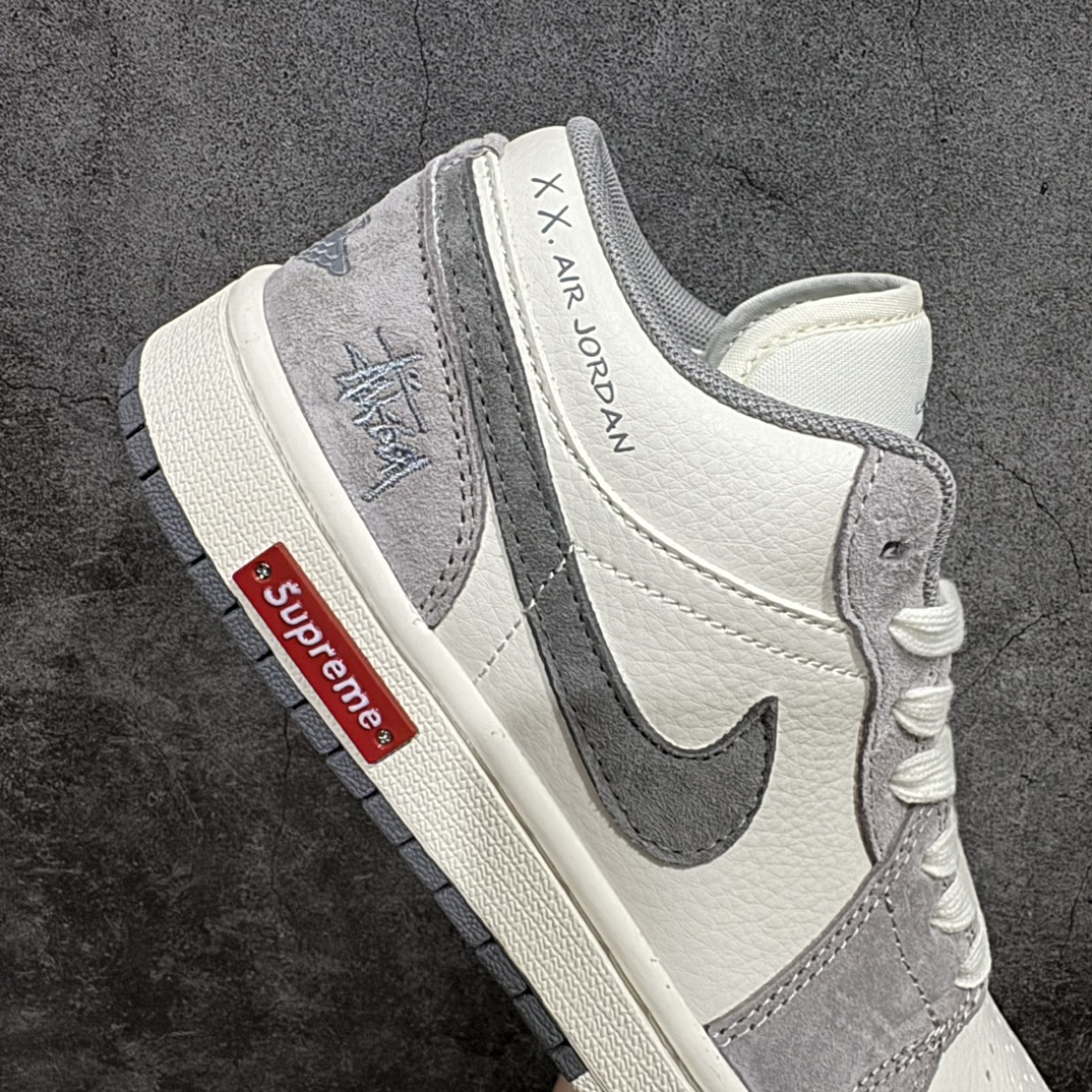 图片[7]-【定制版】Air Jordan 1 Low AJ1 乔1 斯图西联名-灰白双拼红标 高端定制 低帮复古篮球鞋 SJ9950-031n#定制鞋盒 大厂纯原品质出货 超高清洁度 皮料切割干净无任何毛边 细节完美  尺码：36 36.5 37.5 38 38.5 39 40 40.5 41 42 42.5 43 44 44.5 45 编码：HXS320340-莆田鞋批发中心