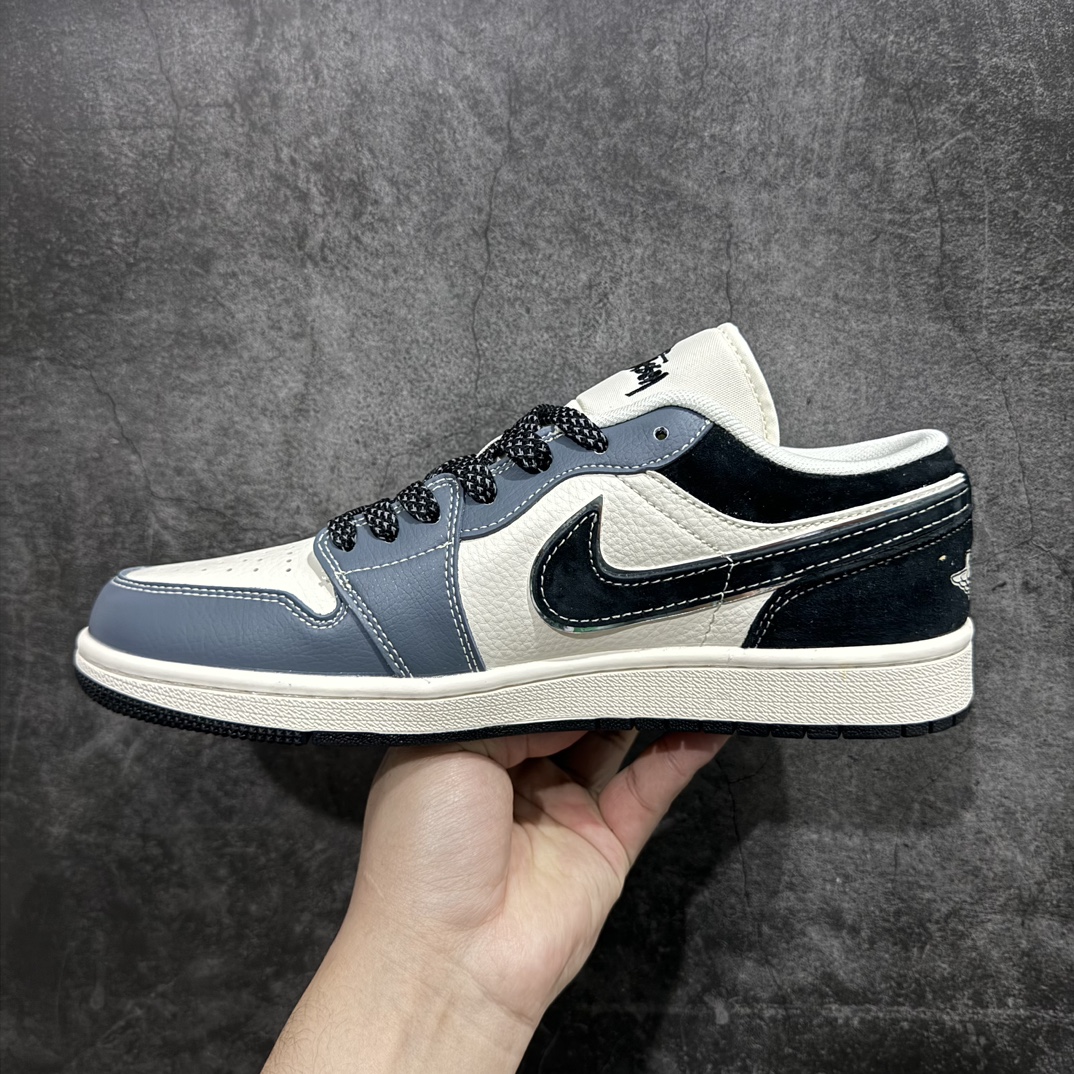 图片[2]-【定制版】Air Jordan 1 Low AJ1 乔1 斯图西联名-蓝白黑底 高端定制 低帮复古篮球鞋 XX3318-505rn定制鞋盒 大厂纯原品质出货 超高清洁度 皮料切割干净无任何毛边 细节完美 r 尺码：36 36.5 37.5 38 38.5 39 40 40.5 41 42 42.5 43 44 44.5 45  编码：HXS320340-莆田鞋批发中心