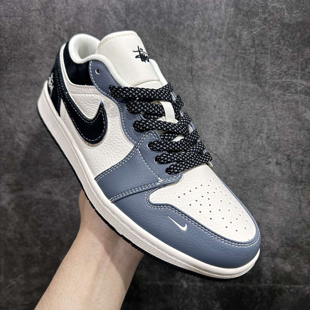 图片[3]-【定制版】Air Jordan 1 Low AJ1 乔1 斯图西联名-蓝白黑底 高端定制 低帮复古篮球鞋 XX3318-505rn定制鞋盒 大厂纯原品质出货 超高清洁度 皮料切割干净无任何毛边 细节完美 r 尺码：36 36.5 37.5 38 38.5 39 40 40.5 41 42 42.5 43 44 44.5 45  编码：HXS320340-莆田鞋批发中心