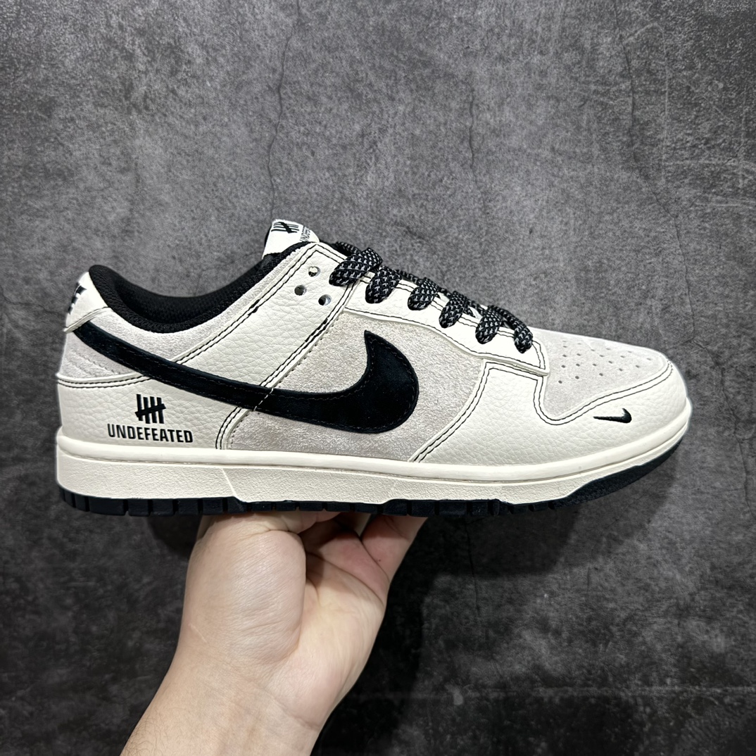 【定制版】Nk SB Dunk Low UN联名-米黑线条黑底 周年高端定制 低帮休闲板鞋 BB7518-004rn#定制鞋盒 大厂纯原品质出货 超高清洁度 皮料切割干净无任何毛边 细节完美 r 尺码：36 36.5 37.5 38 38.5 39 40 40.5 41 42 42.5 43 44 44.5 45 编码：HXS320340-莆田鞋批发中心