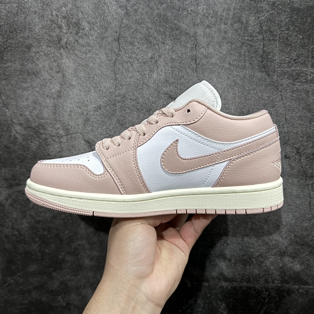 图片[2]-【K版】Air Jordan AJ1 Low 低帮 白粉 DC0774-162 全新流水线出品 DT版本唯一平替选择 市场第二梯队最强版 全部原鞋开发 原楦原纸板开发 全鞋电脑针车 原厂内置全掌气垫 原盒内在原标 唯一Zp原版鞋带绑法 免检产品 全新2022版型 全头层皮料 完美零毛边处理 原厂配置全掌气垫 价格定位良心 几十个配色陆续出货 SIZE：36 36.5 37.5 38 38.5 39 40 40.5 41 42 42.5 43 44 44.5 45 46  编码：LDS230250-莆田鞋批发中心