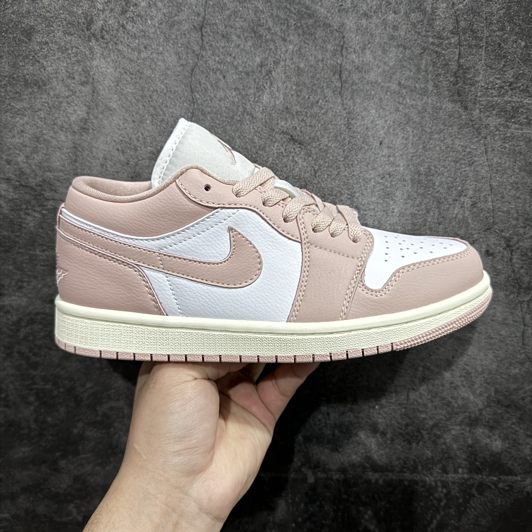 【K版】Air Jordan AJ1 Low 低帮 白粉 DC0774-162 全新流水线出品 DT版本唯一平替选择 市场第二梯队最强版 全部原鞋开发 原楦原纸板开发 全鞋电脑针车 原厂内置全掌气垫 原盒内在原标 唯一Zp原版鞋带绑法 免检产品 全新2022版型 全头层皮料 完美零毛边处理 原厂配置全掌气垫 价格定位良心 几十个配色陆续出货 SIZE：36 36.5 37.5 38 38.5 39 40 40.5 41 42 42.5 43 44 44.5 45 46  编码：LDS230250-莆田鞋批发中心