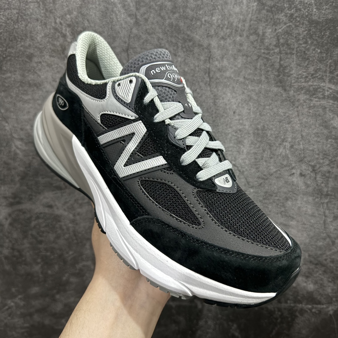 图片[3]-【神版】新百伦New Balance 990v6 第六代总统复古慢跑鞋n正确3M反光细节 原楦原纸版开发后跟透明TPU水晶装饰条稳固 沿用了引以为傲的跑鞋手工技艺 采用猪皮绒面并包裹局部透气网面的鞋身设计 菱网鞋舌上刻有New Balance USA 鞋面依旧身着经典的大热之灰 彰显了其高端的品质身份  尺码：36 37 37.5 38 38.5 39.5 40 40.5 41.5 42 42.5 43 44 45 货号：M990BK6 编码：DZ260280-莆田鞋批发中心