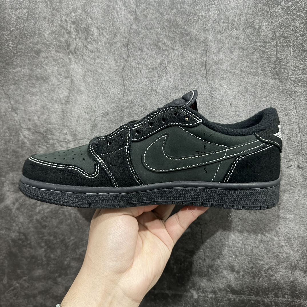 图片[2]-【巅峰福利版】Travis Scott x Air Jordan AJ1 Low OG SP TS联名倒钩低帮 n原楦原纸板开发 后跟弧度收口自然不对折 原厂电绣 鬼脸飞翼针数密度一致 追求零偏差 市场巅峰之作 原档纸板数据 精准Swoosh Logo内腰字体高度对位 原厂拉帮工艺 起针回针位置针距密度一致 正确鞋垫四分之三背胶 原厂皮料 麂皮绒感效果一致 进口玻璃冲刀皮料裁剪零毛边 全鞋电脑针车工艺 极致一眼正品既视感 最高QC检验标准控制溢胶整体清洁度  鞋盒、防尘纸 鞋带 均采购来自原厂 尺码对应库存‼️ 编码：LJ210230-莆田鞋批发中心