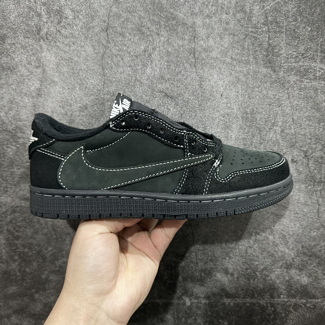 【巅峰福利版】Travis Scott x Air Jordan AJ1 Low OG SP TS联名倒钩低帮 n原楦原纸板开发 后跟弧度收口自然不对折 原厂电绣 鬼脸飞翼针数密度一致 追求零偏差 市场巅峰之作 原档纸板数据 精准Swoosh Logo内腰字体高度对位 原厂拉帮工艺 起针回针位置针距密度一致 正确鞋垫四分之三背胶 原厂皮料 麂皮绒感效果一致 进口玻璃冲刀皮料裁剪零毛边 全鞋电脑针车工艺 极致一眼正品既视感 最高QC检验标准控制溢胶整体清洁度  鞋盒、防尘纸 鞋带 均采购来自原厂 尺码对应库存‼️ 编码：LJ210230-莆田鞋批发中心