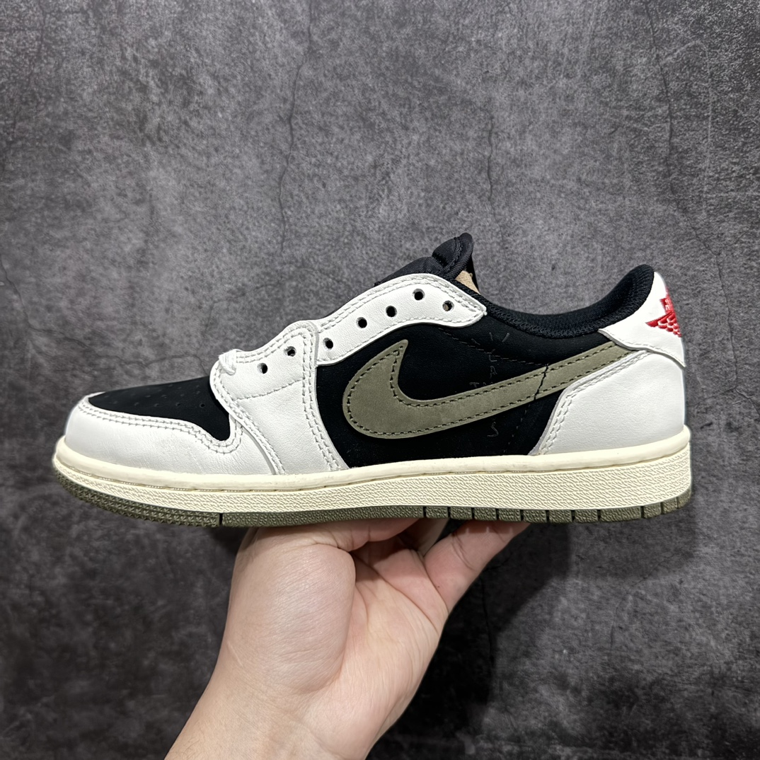 图片[2]-【巅峰福利版】Travis Scott x Air Jordan AJ1 Low OG SP TS联名倒钩低帮 n原楦原纸板开发 后跟弧度收口自然不对折 原厂电绣 鬼脸飞翼针数密度一致 追求零偏差 市场巅峰之作 原档纸板数据 精准Swoosh Logo内腰字体高度对位 原厂拉帮工艺 起针回针位置针距密度一致 正确鞋垫四分之三背胶 原厂皮料 麂皮绒感效果一致 进口玻璃冲刀皮料裁剪零毛边 全鞋电脑针车工艺 极致一眼正品既视感 最高QC检验标准控制溢胶整体清洁度  鞋盒、防尘纸 鞋带 均采购来自原厂 尺码对应库存‼️ 编码：LJ210230-莆田鞋批发中心