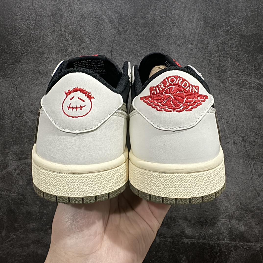 图片[4]-【巅峰福利版】Travis Scott x Air Jordan AJ1 Low OG SP TS联名倒钩低帮 n原楦原纸板开发 后跟弧度收口自然不对折 原厂电绣 鬼脸飞翼针数密度一致 追求零偏差 市场巅峰之作 原档纸板数据 精准Swoosh Logo内腰字体高度对位 原厂拉帮工艺 起针回针位置针距密度一致 正确鞋垫四分之三背胶 原厂皮料 麂皮绒感效果一致 进口玻璃冲刀皮料裁剪零毛边 全鞋电脑针车工艺 极致一眼正品既视感 最高QC检验标准控制溢胶整体清洁度  鞋盒、防尘纸 鞋带 均采购来自原厂 尺码对应库存‼️ 编码：LJ210230-莆田鞋批发中心