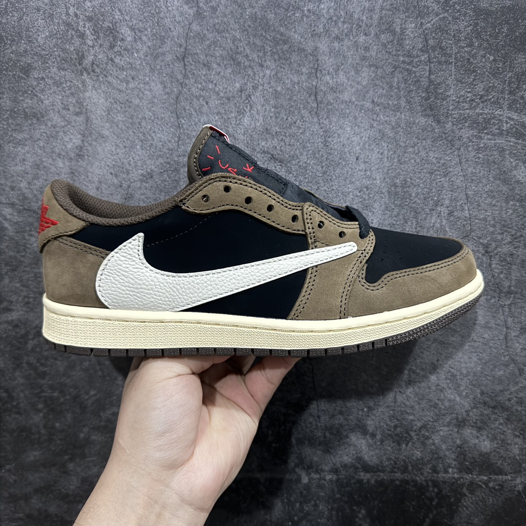 【巅峰福利版】Travis Scott x Air Jordan AJ1 Low OG SP TS联名倒钩低帮 n原楦原纸板开发 后跟弧度收口自然不对折 原厂电绣 鬼脸飞翼针数密度一致 追求零偏差 市场巅峰之作 原档纸板数据 精准Swoosh Logo内腰字体高度对位 原厂拉帮工艺 起针回针位置针距密度一致 正确鞋垫四分之三背胶 原厂皮料 麂皮绒感效果一致 进口玻璃冲刀皮料裁剪零毛边 全鞋电脑针车工艺 极致一眼正品既视感 最高QC检验标准控制溢胶整体清洁度  鞋盒、防尘纸 鞋带 均采购来自原厂 尺码对应库存‼️ 编码：LJ210230-莆田鞋批发中心