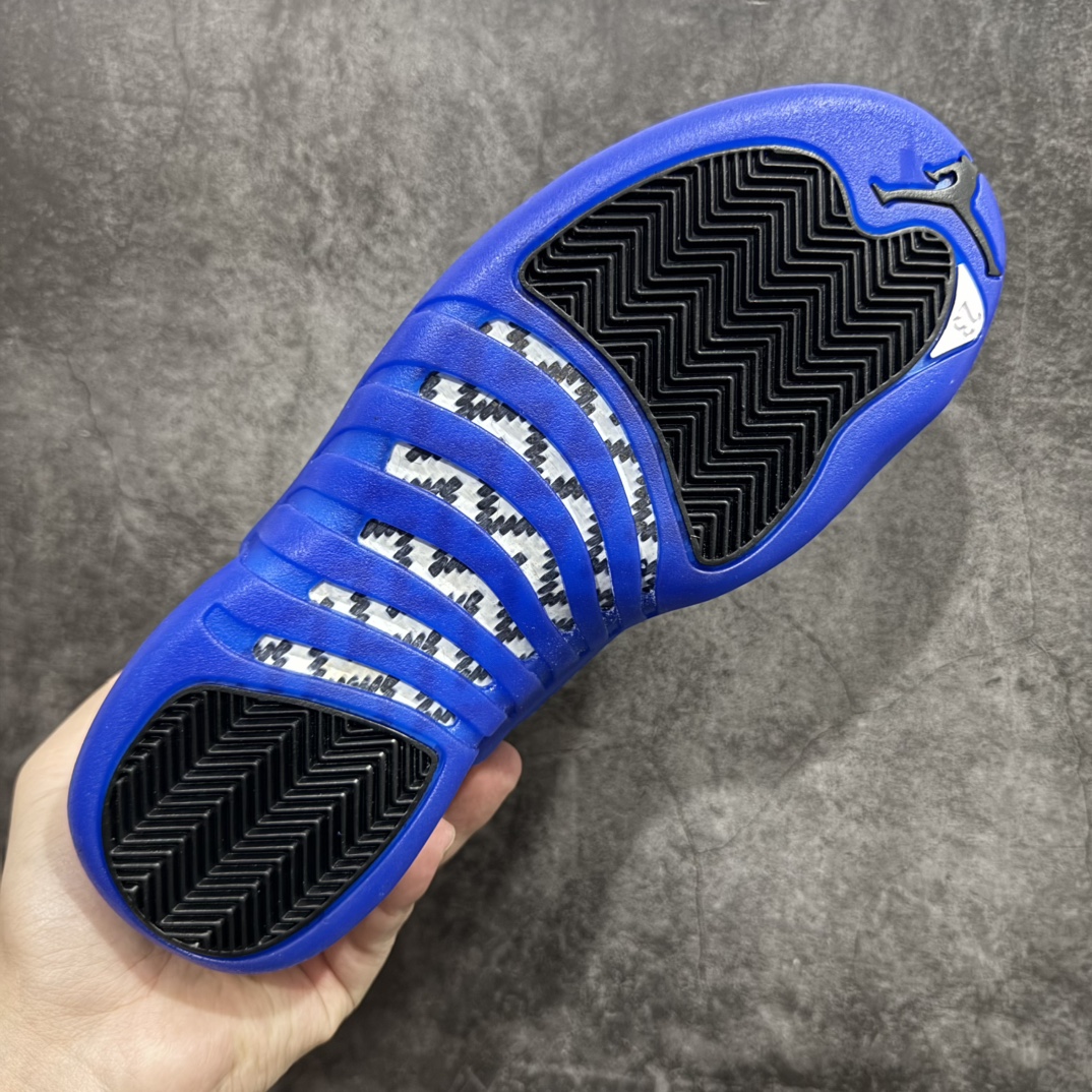 图片[9]-【莞产裁片】顶级Air Jordan AJ12 BlueBerry 白蓝 货号：CT8013-140nn原楦原纸板开发 原汁原味12代鞋型进口原厂皮料 超软荔枝皮 质感满分n原厂碳板 原装材料 原厂定制金属扣 原厂电绣 支持与公司货全方位对比 只服务于5%懂鞋的高端客户 发国外可支持各种retail商店充正寄售 SIZE：40 40.5 41 42 42.5 43 44 44.5 45 45.5 46 47.5 编码：BD490520-莆田鞋批发中心