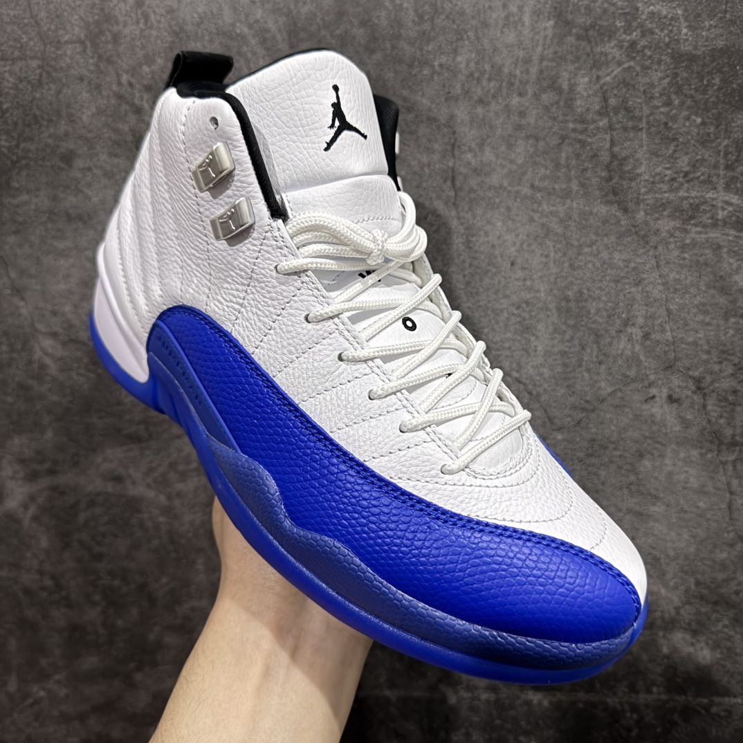 图片[3]-【莞产裁片】顶级Air Jordan AJ12 BlueBerry 白蓝 货号：CT8013-140nn原楦原纸板开发 原汁原味12代鞋型进口原厂皮料 超软荔枝皮 质感满分n原厂碳板 原装材料 原厂定制金属扣 原厂电绣 支持与公司货全方位对比 只服务于5%懂鞋的高端客户 发国外可支持各种retail商店充正寄售 SIZE：40 40.5 41 42 42.5 43 44 44.5 45 45.5 46 47.5 编码：BD490520-莆田鞋批发中心