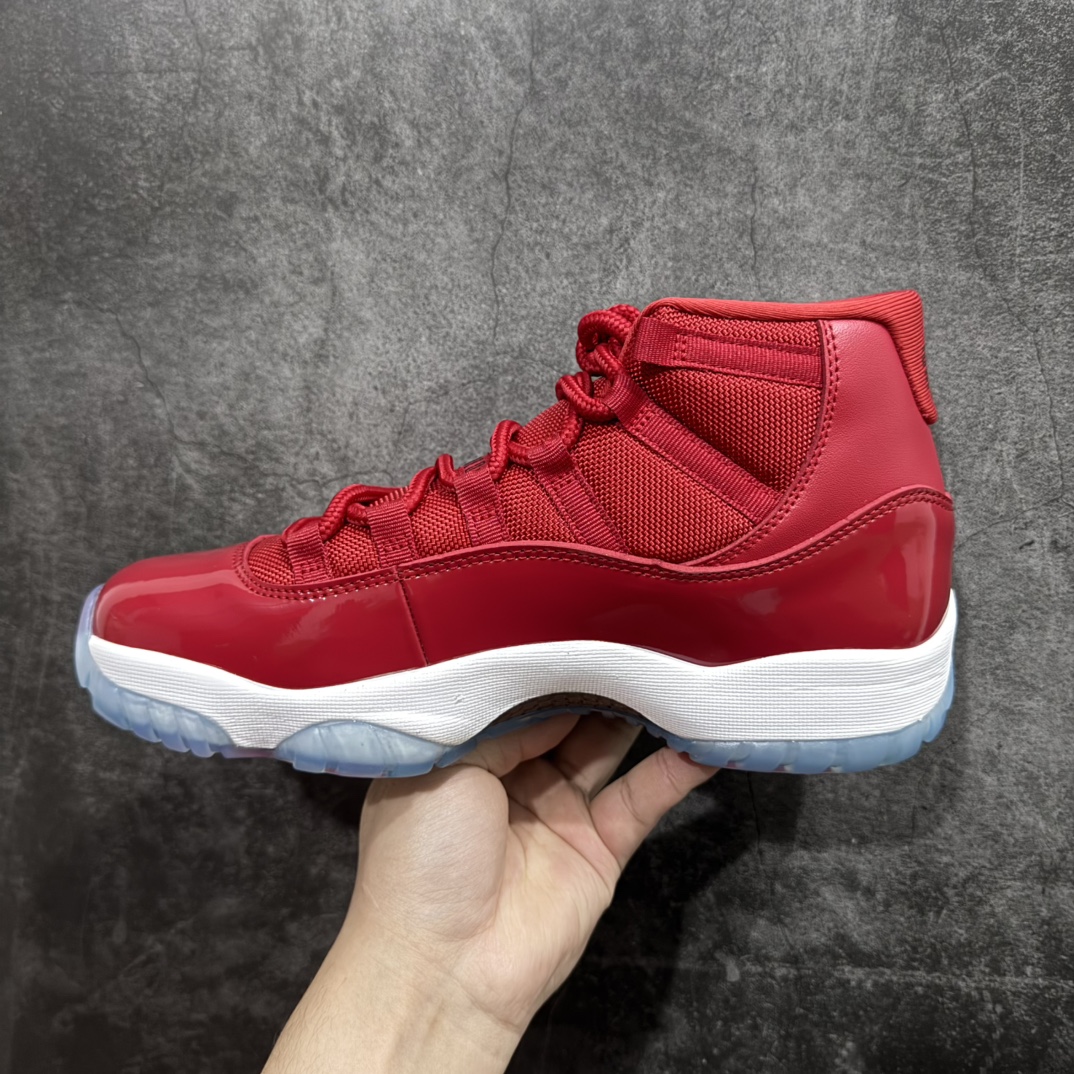 图片[2]-【外贸纯原】Jordan Air Jordan 11 retro win like 96 潮流 高帮 复古篮球鞋 男款 红白 378037-623n男鞋真标半码制n升级原楦原纸版数据开发版型n采用丝绒面料鞋面材质n搭载原厂碳纤维缓震中 还原ZP细节n原厂流水成型工艺n厂级拉帮注胶效果❗️ 尺码：40 40.5 41 42 42.5 43 44 44.5 45 46 47.5 编码：X10380420-莆田鞋批发中心