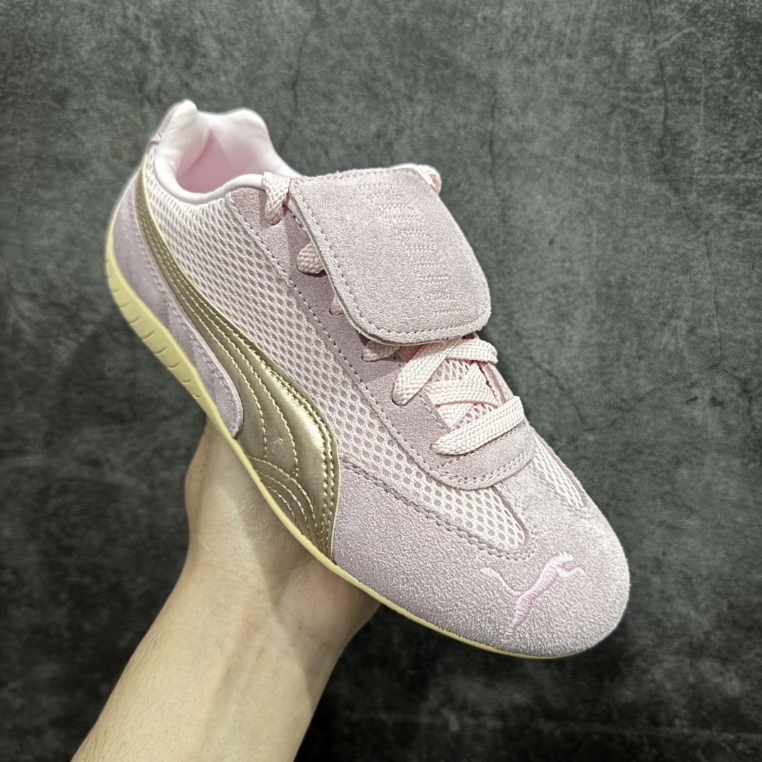 图片[3]-【福利特价】Puma Roma M Motorsport 彪马罗马阿莫尔系列低帮复古运动休闲赛车跑鞋 YY联名系列n全球知名运动品牌PUMA宝马赛车系列，融合了宝马车队的标志性配色，以趣味十足又前卫复古的设计引领潮流，将赛道精神融入街头时尚，开启前卫竞速之旅。自1978年巴伐利亚车队走上世界舞台，宝马赛车就在全球汽车制造和赛车运动领域留下了浓墨重彩的一笔。全新的两款BMW MMS Roma与BMW MMS Speedboat鞋款，均从宝马车型中汲取灵感。以黑或白为底色，融入经典配色，主打前卫复古风。Roma鞋款的鞋侧以复古的流线造型，缀以宝马经典Logo，巧妙吸睛；而Speedcat鞋款以亮眼三色条纹元素缀以舒适鞋面，赋予了独特的个性美学，演绎赛车的无尽能量。  尺码：35.5 36 37 37.5 38 38.5 39 40 40.5 41 42 42.5 43 44 44.5 45 编码：WE170180-莆田鞋批发中心