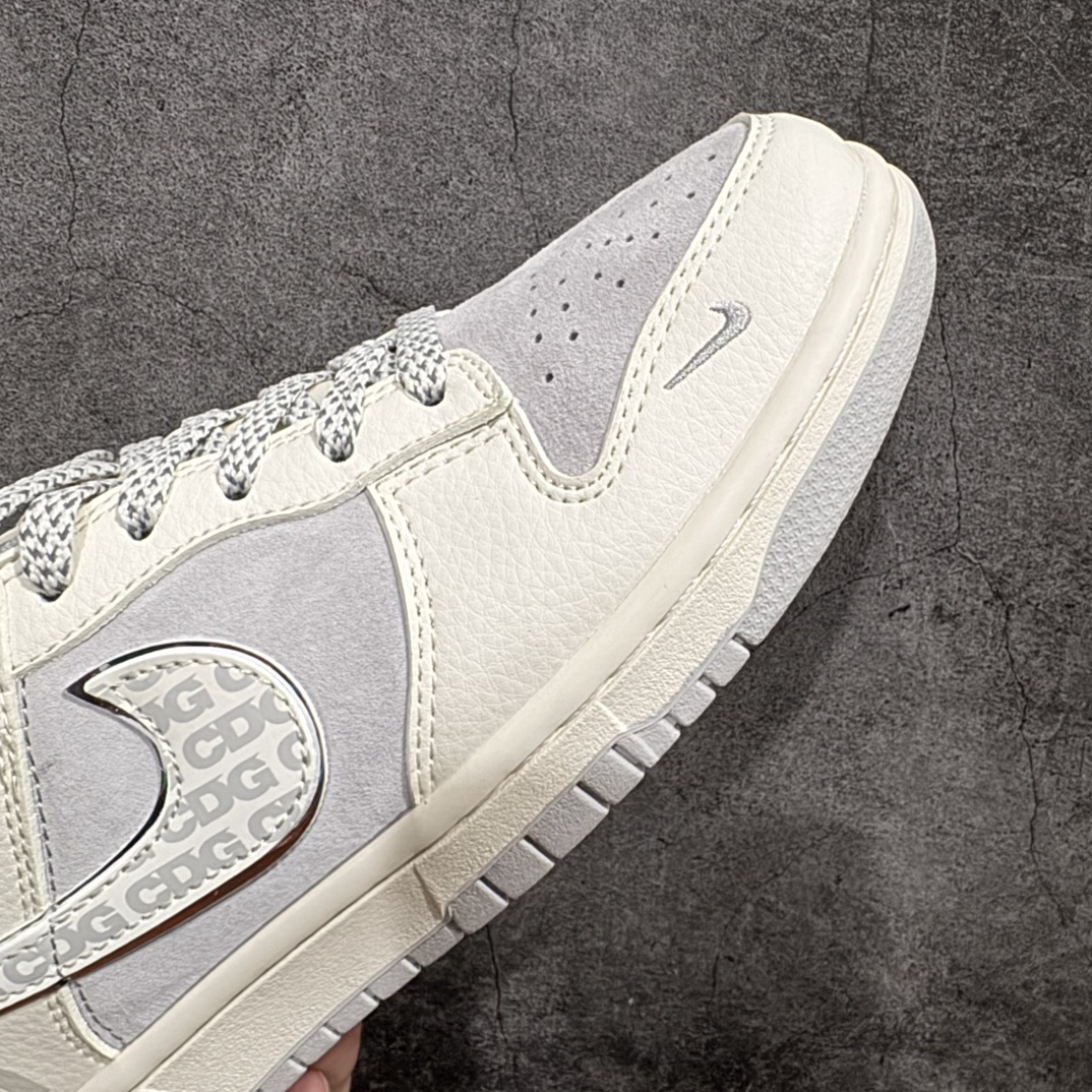 图片[6]-【定制版】Nike SB Dunk Low x CDG x The North Face 白灰小钩满天星n纯原大厂出品 极力推荐n原装头层材料 独家版型蒸餾加工n帶來的是更好的视觉和脚感体验n大厂纯原品质出货 清洁度 电绣工艺皮料切割干净无任何毛边 细节完美 官方货号：BB7518 005 尺码：36 36.5 37.5 38 38.5 39 40 40.5 41 42 42.5 43 44 44.5 45  编码：HXS320340-莆田鞋批发中心