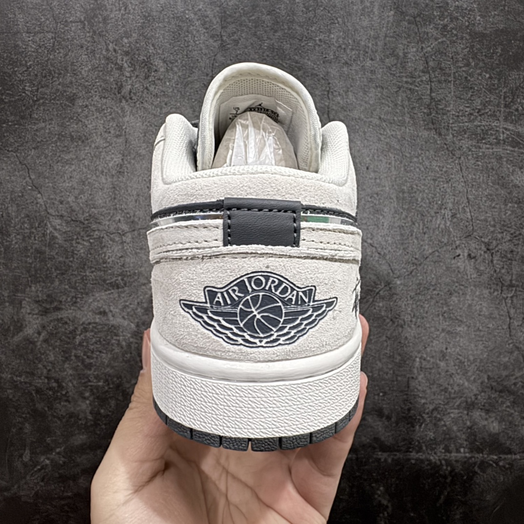 图片[4]-【定制版】Nike Jordan Air Jordan 1 斯图西联名n纯原大厂出品 极力推荐n定制鞋盒 大厂纯原品质出货超高清洁度 皮料切割干净无任何毛边 细节完美官方货号：XX3318 968nSize: 36 36.5 37.5 38 38.5 39 40 40.5 41 42 42.5 43 44 44.5 45 编码：HXS320340-莆田鞋批发中心