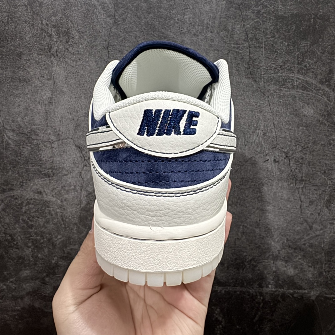 图片[4]-【定制版】Nk SB Dunk Low Supreme联名-白蓝英文水晶底 周年高端定制 低帮休闲板鞋 XS1086-002rn#定制鞋盒 大厂纯原品质出货 超高清洁度 皮料切割干净无任何毛边 细节完美 r 尺码：36 36.5 37.5 38 38.5 39 40 40.5 41 42 42.5 43 44 44.5 45  编码：HXS320340-莆田鞋批发中心