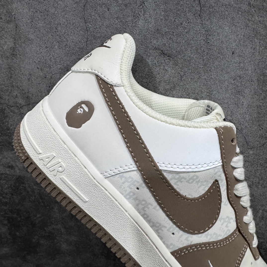 图片[7]-【定制版福利】Nike Air Force 1 Low 07 x BAPE 红棕n原楦头原纸板 打造纯正低帮空军版型 专注外贸渠道 全掌内置蜂窝气垫原盒配件 原厂中底钢印、拉帮完美官方货号：BA8806 225 Size：36 36.5 37.5 38 38.5 39 40 40.5 41 42 42.5 43 44 44.5 45 编码：YB170190-莆田鞋批发中心