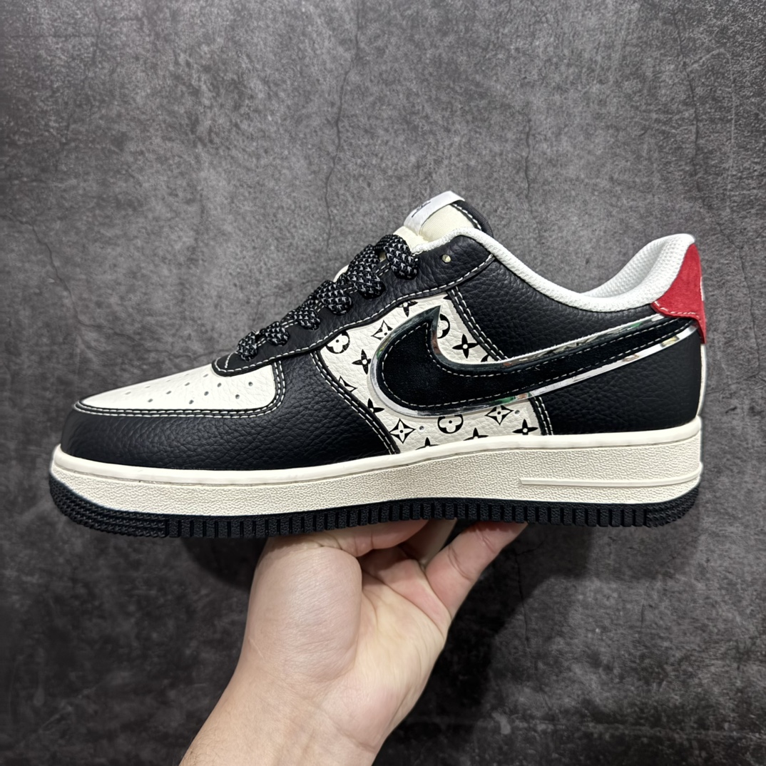 图片[2]-【定制版】Nk Air Force 1\’07 Low 斯图西联名-米黑花纹红尾 空军一号低帮休闲板鞋 XZ6188-339rn#原楦头原纸板 原装鞋盒 定制五金配件 内置全掌气垫 原厂鞋底 r 尺码：36 36.5 37.5 38 38.5 39 40 40.5 41 42 42.5 43 44 44.5 45 编码：LF310320-莆田鞋批发中心