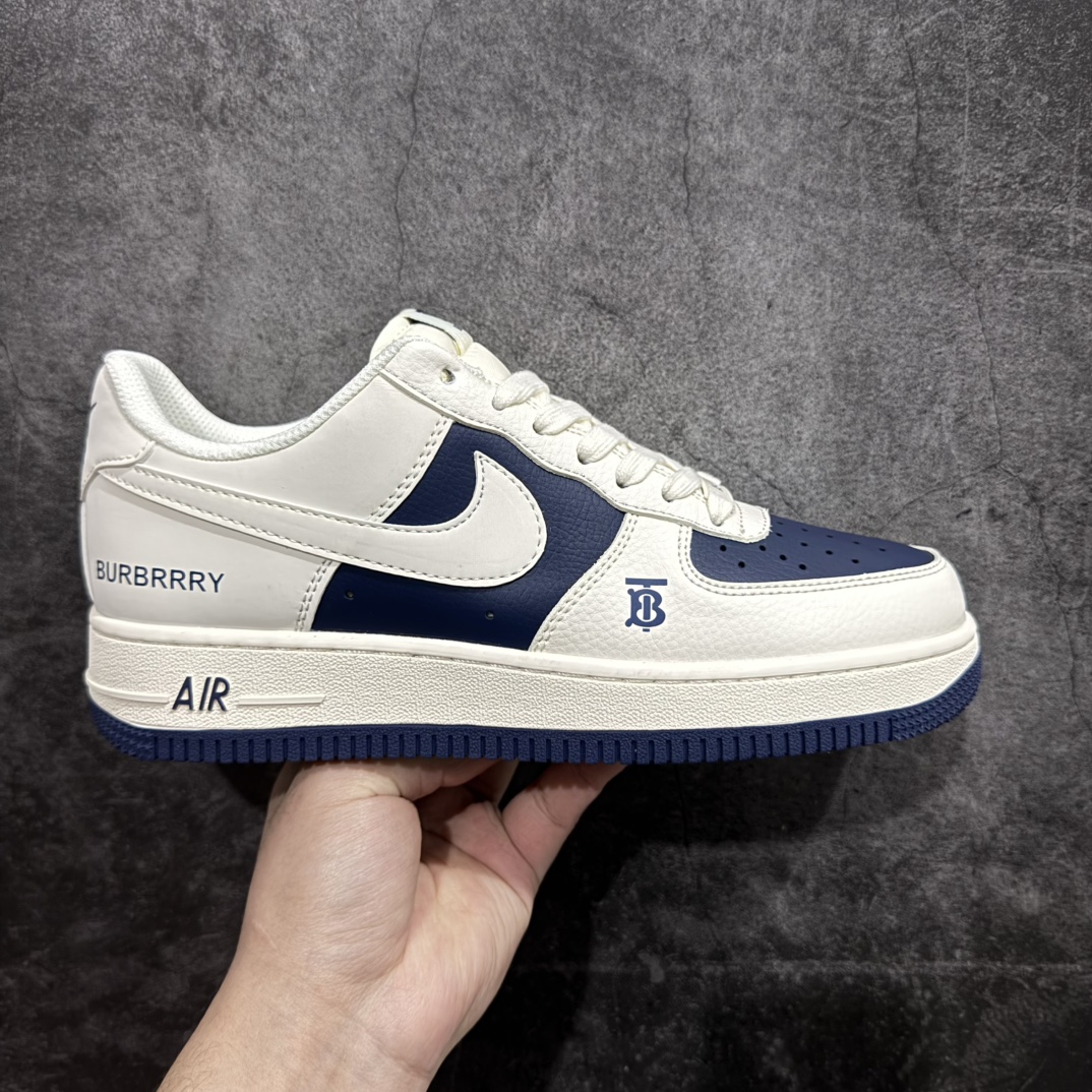 【公司级】海外限量发售Nike Air Force 1 \’07 Low “巴宝莉联名–米白藏蓝拼接”空军一号 低帮 运动鞋 休闲鞋 折边针车 工艺难度大 原楦头原纸板 原装鞋盒 定制五金配件 内置全掌气垫 原厂鞋底货号：BB8588-222 Size：36 36.5 37.5 38 38.5 39 40 40.5 41 42 42.5 43 44 44.5 45 编码：HXS310320-莆田鞋批发中心