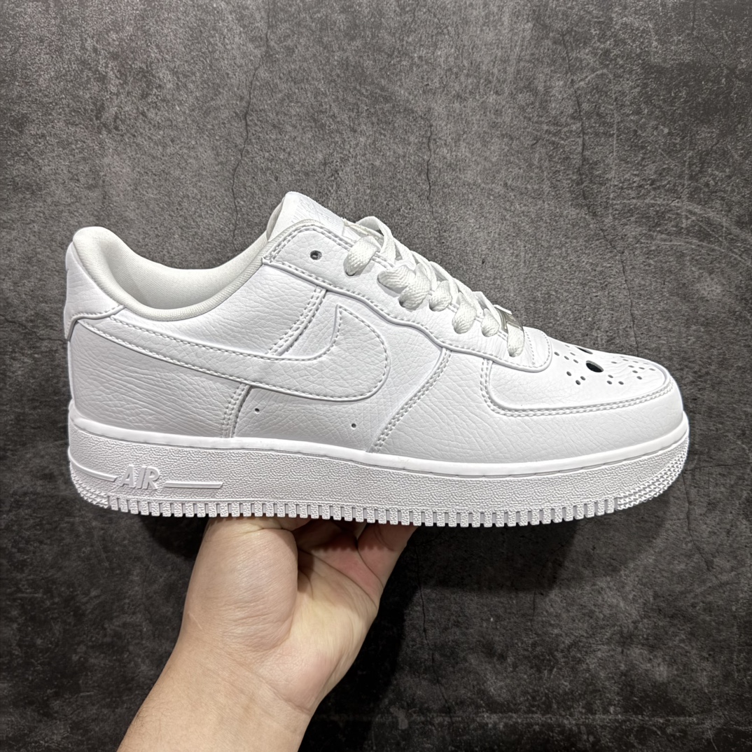 【定制版】Air Force 1 Low 万圣节白色n原楦头原纸板 打造纯正空军版型n#专注外贸渠道 全掌内置蜂窝气垫 #原盒配件 原厂中底钢印、拉帮完美 官方同步上架 货号：IB4025-100 Size：36 36.5 37.5 38 38.5 39 40 40.5 41 42 42.5 43 44 44.5 45 编码：LF250260-莆田鞋批发中心