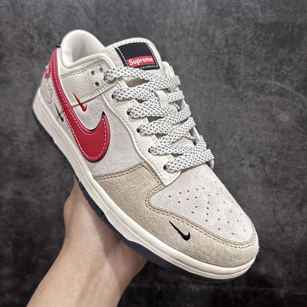 图片[3]-【定制版】Nike SB Dunk Low x Supreme 米棕红三小钩满天星n纯原大厂出品 极力推荐n原装头层材料 独家版型蒸餾加工n帶來的是更好的视觉和脚感体验n大厂纯原品质出货 清洁度 电绣工艺皮料切割干净无任何毛边 细节完美 官方货号：XY1688 018 尺码：36 36.5 37.5 38 38.5 39 40 40.5 41 42 42.5 43 44 44.5 45  编码：HXS320340-莆田鞋批发中心