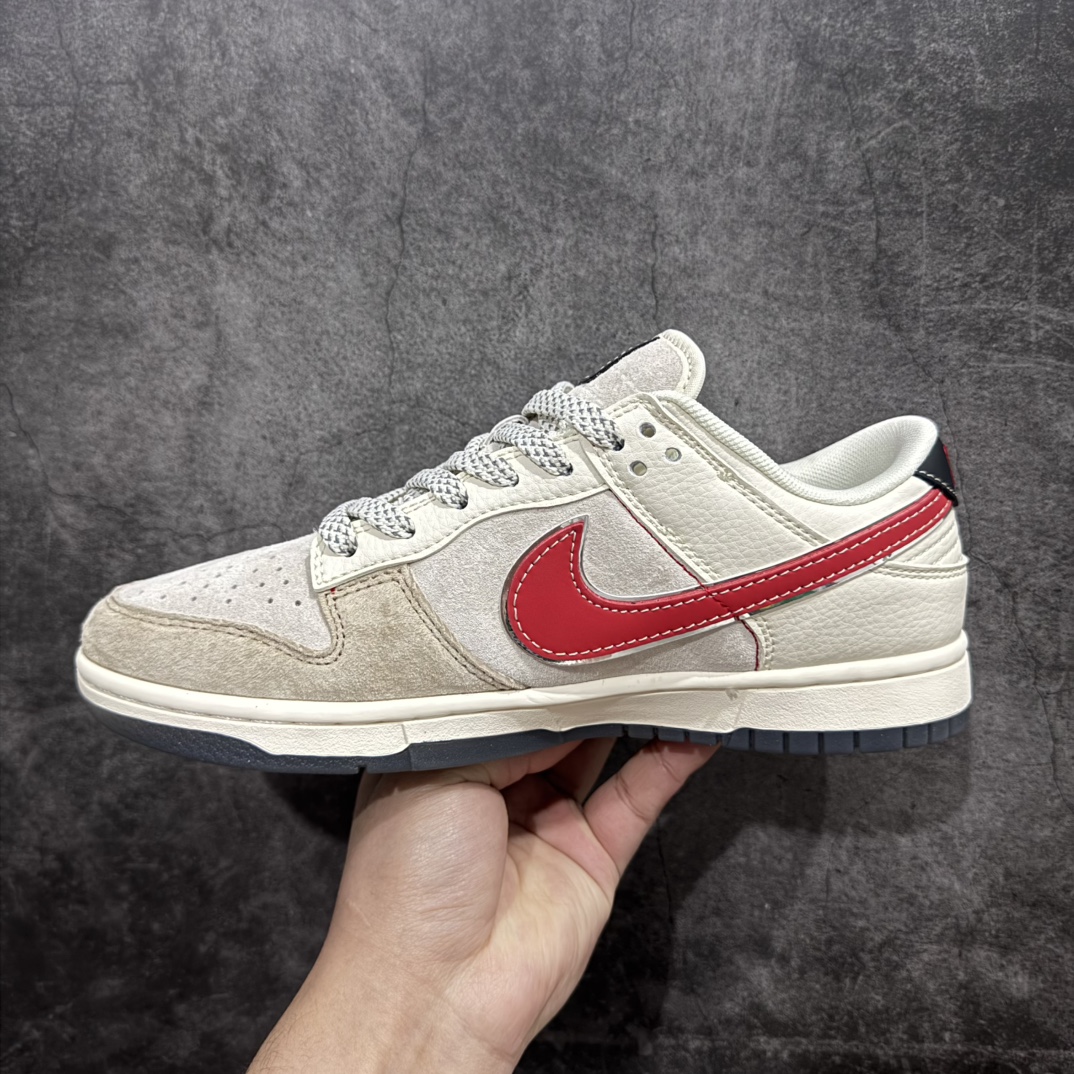 图片[2]-【定制版】Nike SB Dunk Low x Supreme 米棕红三小钩满天星n纯原大厂出品 极力推荐n原装头层材料 独家版型蒸餾加工n帶來的是更好的视觉和脚感体验n大厂纯原品质出货 清洁度 电绣工艺皮料切割干净无任何毛边 细节完美 官方货号：XY1688 018 尺码：36 36.5 37.5 38 38.5 39 40 40.5 41 42 42.5 43 44 44.5 45  编码：HXS320340-莆田鞋批发中心