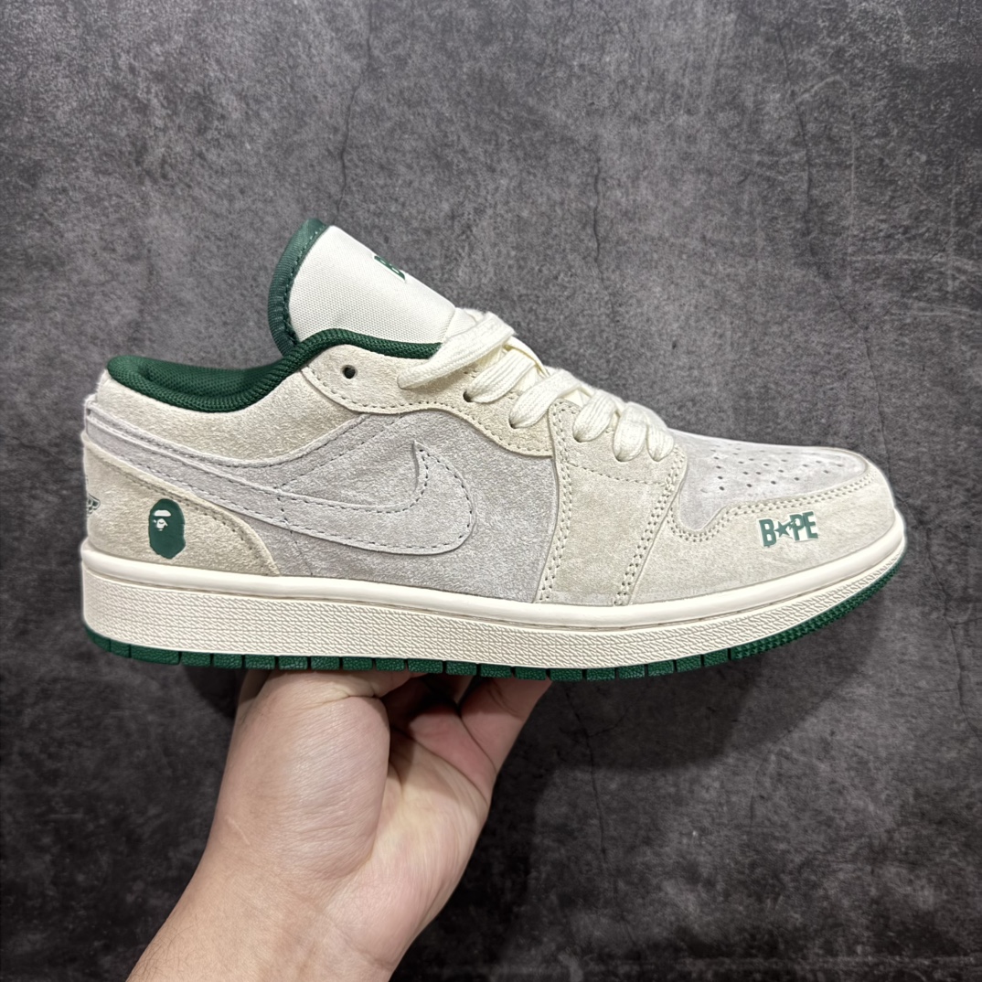 【定制版】Air Jordan 1 Retro Low x BAPE 米绿n官方同步新色 原装级产物n拒绝公底 立体鞋型 细节完美 高清洁度购置公司同步原材料 原汁原味 忠于原版 货号：DM9188 009n码数：36 36.5 37.5 38 38.5 39 40 40.5 41 42 42.5 43 44 44.5 45 编码：HXS340360-莆田鞋批发中心