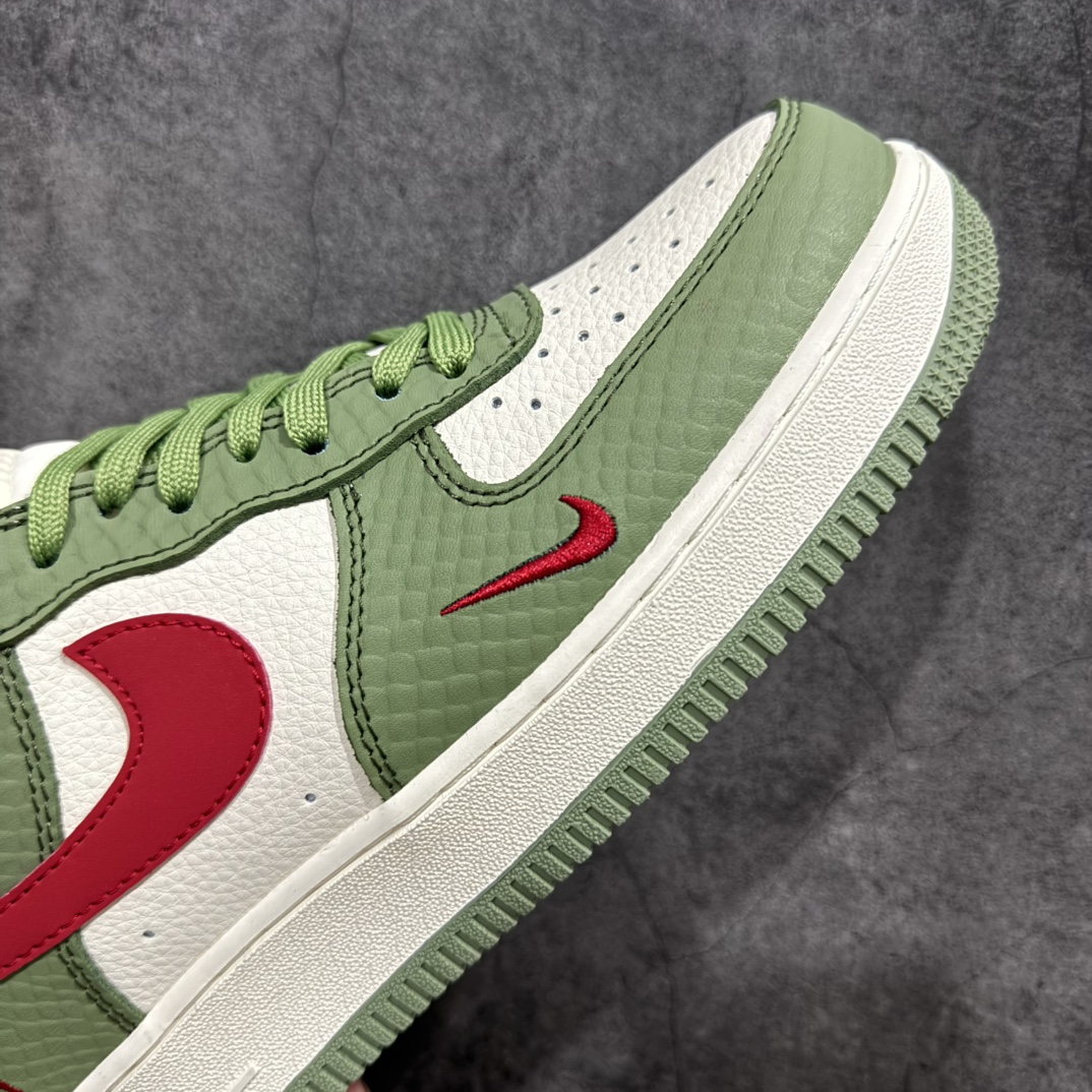 图片[6]-【定制版】海外限量发售Nike Air Force 1 \’07 Low “斯图西联名–青蛇”空军一号 低帮 运动鞋 休闲鞋 折边针车 工艺难度大 原楦头原纸板 原装鞋盒 定制五金配件 内置全掌气垫 原厂鞋底货号：KK1988-028 Size：36 36.5 37.5 38 38.5 39 40 40.5 41 42 42.5 43 44 44.5 45 编码：HXS310320-莆田鞋批发中心