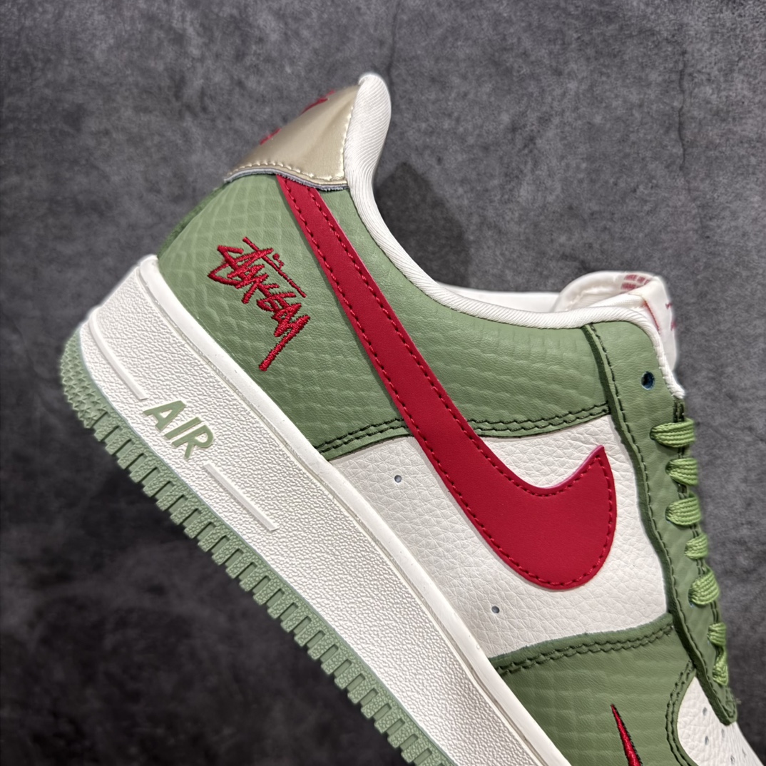 图片[7]-【定制版】海外限量发售Nike Air Force 1 \’07 Low “斯图西联名–青蛇”空军一号 低帮 运动鞋 休闲鞋 折边针车 工艺难度大 原楦头原纸板 原装鞋盒 定制五金配件 内置全掌气垫 原厂鞋底货号：KK1988-028 Size：36 36.5 37.5 38 38.5 39 40 40.5 41 42 42.5 43 44 44.5 45 编码：HXS310320-莆田鞋批发中心