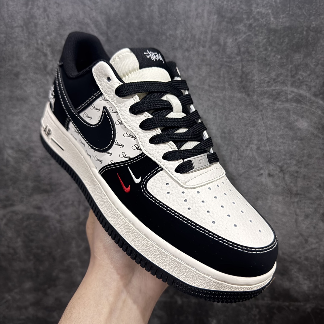 图片[3]-【定制版】海外限量发售Nike Air Force 1 \’07 Low “斯图西联名–米黑小双勾”空军一号 低帮 运动鞋 休闲鞋 折边针车 工艺难度大 原楦头原纸板 原装鞋盒 定制五金配件 内置全掌气垫 原厂鞋底货号：SJ6698-010 Size：36 36.5 37.5 38 38.5 39 40 40.5 41 42 42.5 43 44 44.5 45 编码：HXS310320-莆田鞋批发中心