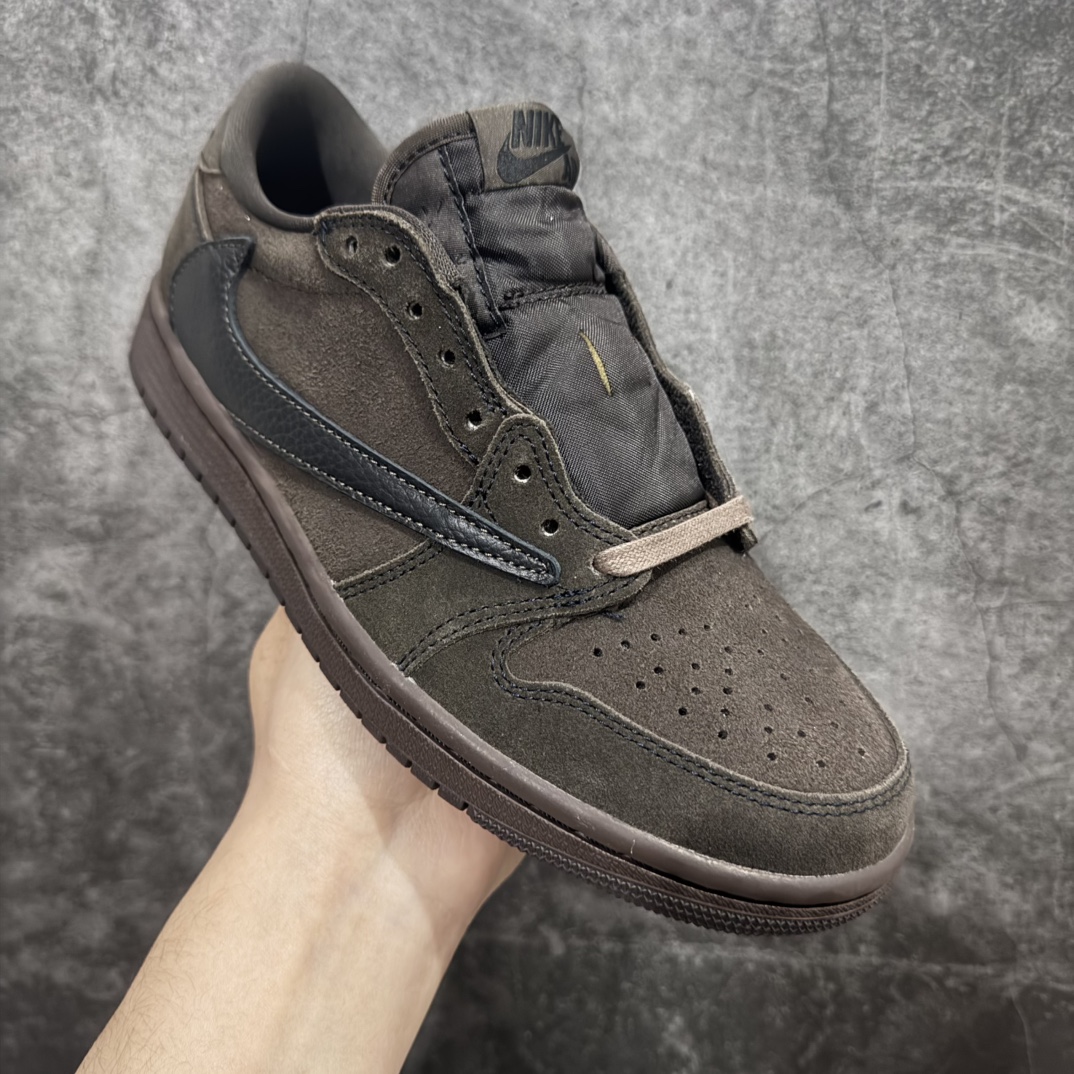 图片[3]-【S2纯原版】Travis Scott x Air Jordan AJ1 Low OG SP TS联名 黑棕倒钩低帮 DM7866-202n知名大厂出品 纯原第一梯队版本产品品控稳定性领先行业 各方面均可对飙市面通货版nSZ原厂全套原楦原纸板冲刀磨具开发 原厂皮料加持原厂港宝加持定型后跟R度完美 同源原厂电绣 鬼脸飞翼针数密度立体效果一致 百分百一致原鞋 原厂拉帮工艺 针距密度一致 后跟弧度收口自然不对折 极致一眼正品既视感 进口玻璃冲刀皮料裁剪零毛边 全鞋电脑针车工艺 品控清洁度最高QC检验标准 免检产品 原厂订购鞋盒、鞋标、防尘纸、鞋撑、鞋带 追求极致的原厂味道SIZE：36-47.5 编码：DF380320-莆田鞋批发中心