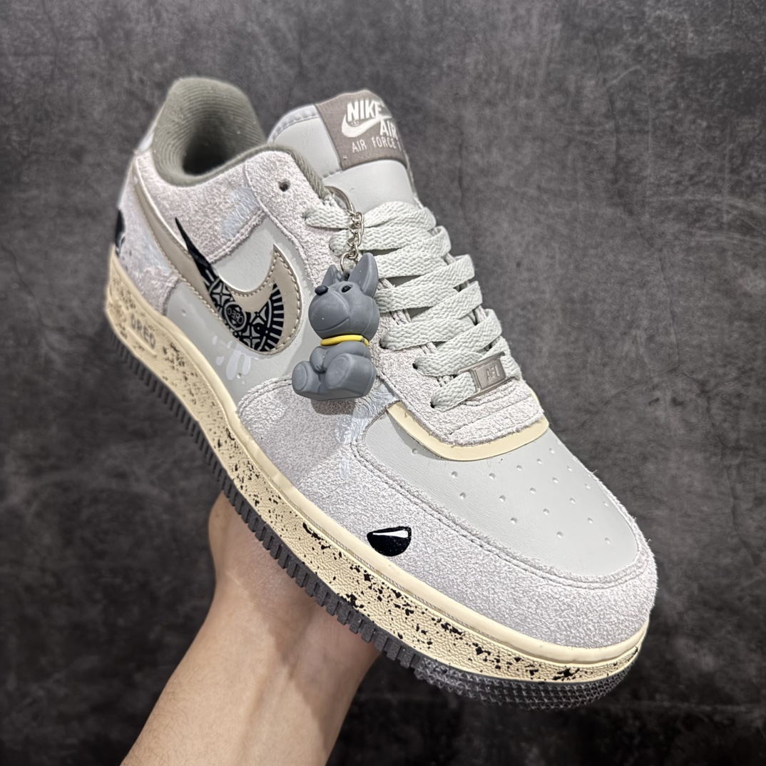 图片[3]-【定制版】Nike Air Force 1 Low 07 米棕涂鸦n原楦头原纸板 打造纯正低帮空军版型 专注外贸渠道 全掌内置蜂窝气垫原盒配件 原厂中底钢印、拉帮完美官方货号：KL1210 111 Size：36 36.5 37.5 38 38.5 39 40 40.5 41 42 42.5 43 44 44.5 45 编码：HXS310320-莆田鞋批发中心