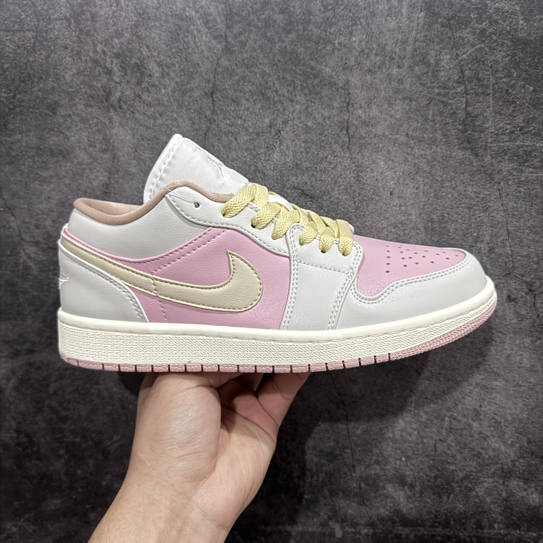 【K版】Air Jordan AJ1 Low 低帮白粉 DC0774-120n全新流水线出品 DT版本唯一平替选择 市场第二梯队最强版 全部原鞋开发 原楦原纸板开发 全鞋电脑针车 原厂内置全掌气垫 原盒内在原标 唯一Zp原版鞋带绑法 免检产品 全新2022版型 全头层皮料 完美零毛边处理 原厂配置全掌气垫 价格定位良心SIZE：36 36.5 37.5 38 38.5 39 40 40.5 41 42 42.5 43 44 44.5 45 46  编码：LJ210250-莆田鞋批发中心