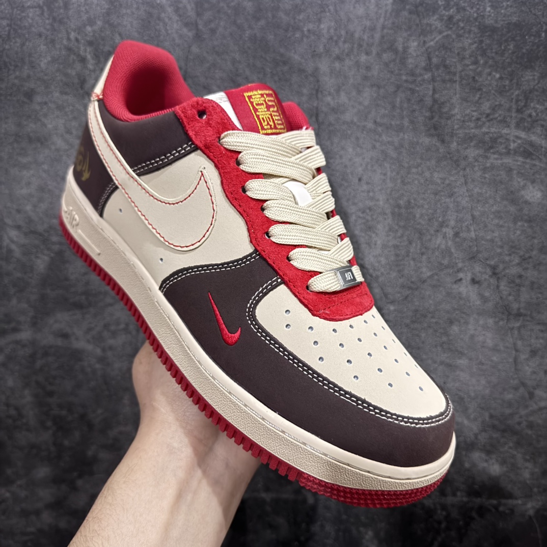 图片[3]-【定制版福利】海外限量发售Nike Air Force 1 \’07 Low “中国年限定–飞龙在天”空军一号 低帮 运动鞋 休闲鞋 折边针车 工艺难度大 原楦头原纸板 原装鞋盒 定制五金配件 内置全掌气垫 原厂鞋底  龙腾于祥云寓意高贵 尊容 幸运与成功 更寓意着吉祥如意 顺心如意 （附图赠送龙年吉祥物挂件一枚） 货号:LN6239-841 Size：36 36.5 37.5 38 38.5 39 40 40.5 41 42 42.5 43 44 44.5 45 编码：YB170190-莆田鞋批发中心