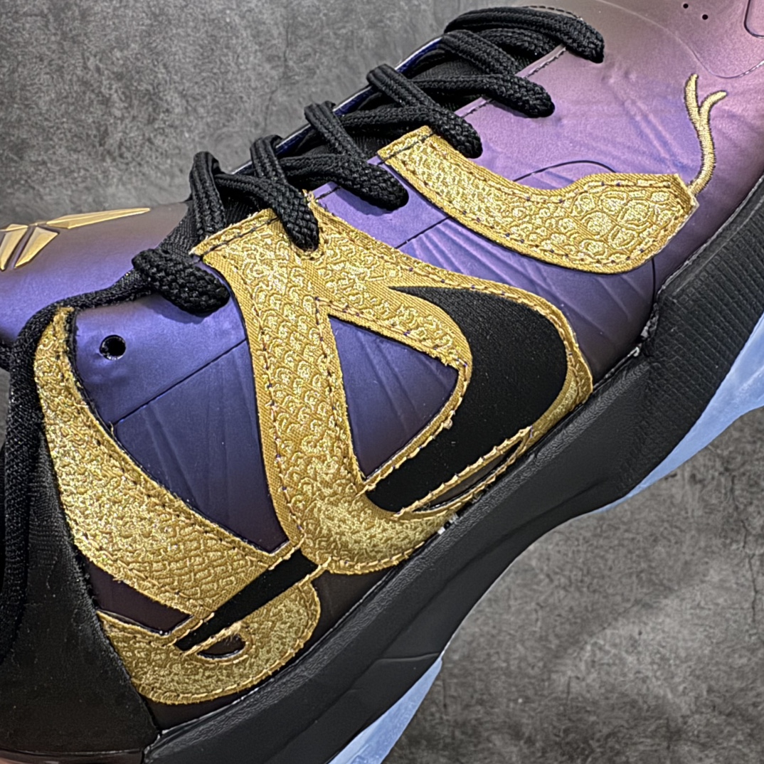 图片[3]-【S2纯原版本】NK ZOOM KOBE 5 Protro \”Year of the Mamba\”nS2纯原生产线 科比五代黑紫金n#Zoom Turbo气垫➕后掌EVA缓震 实战配置直接拉满n#原楦纸板开发 鞋身流线型、后跟塑形，区分土肥圆n#原档数据3D打印 鞋面细节匹配原版n#全身鞋材卡料色独家定制 唯一正确喷漆SWOOSH#NK专利Flyknit飞线科技，给予鞋身足够抗扭矩力n#真实底模最大47.5  实战利器 专供海外市场 Size：40 40.5 41 42 42.5 43 44 44.5 45 46 47.5（脚宽、脚胖 建议买大半码） 编码：O490510-莆田鞋批发中心