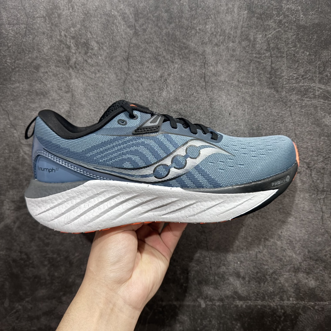 【SG纯原版】Saucony Triumph 22 索康尼胜利22代旗舰级缓震型跑鞋n性能相比前几代再升级：鞋面采用全新升级的工学网设计 贴合脚部更透气 中底部分使用最新的PWRRUN+材质 搭配PWRRUN+鞋垫使中底的大幅加厚 10mm坡差进一步提供缓震、回弹性能 内底则采用了FORMFIT动态适应系统 动态契合脚型 提升包裹性和舒适性 提供更卓越的动态回馈体验 XT-900橡胶大底 可提供良好的抓地力和较强抗磨性能SIZE：36 36.5 37.5 38 38.5 39 40 40.5 41 42 42.5 43 44 44.5 45 编码：T300320-莆田鞋批发中心