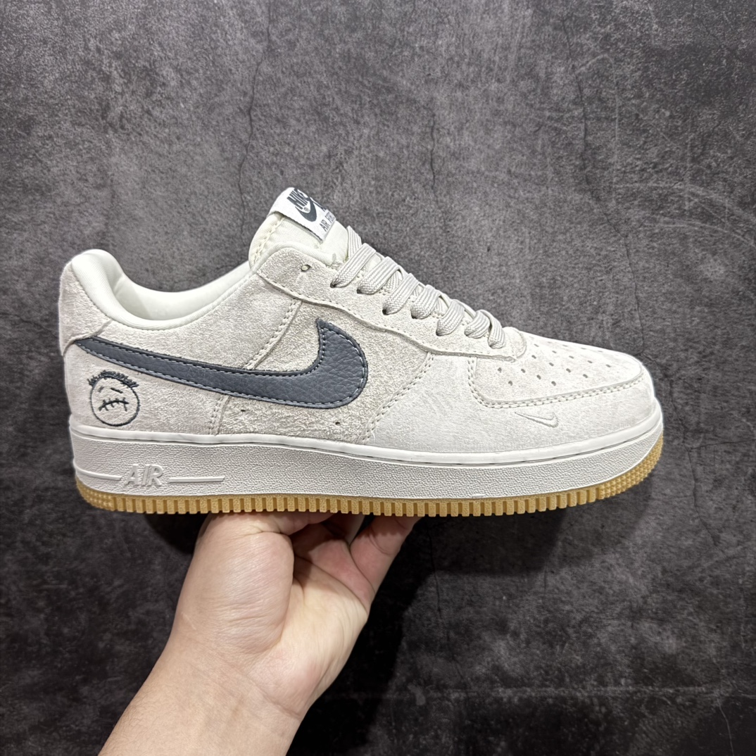 【公司级】Nk Air Force 1\’07 Low 鬼脸联名-浅灰猪八 空军一号低帮休闲板鞋 DF0188-022rn#原楦头原纸板 原装鞋盒 定制五金配件 内置全掌气垫 原厂鞋底 r 尺码：36 36.5 37.5 38 38.5 39 40 40.5 41 42 42.5 43 44 44.5 45  编码：HXS310320-莆田鞋批发中心