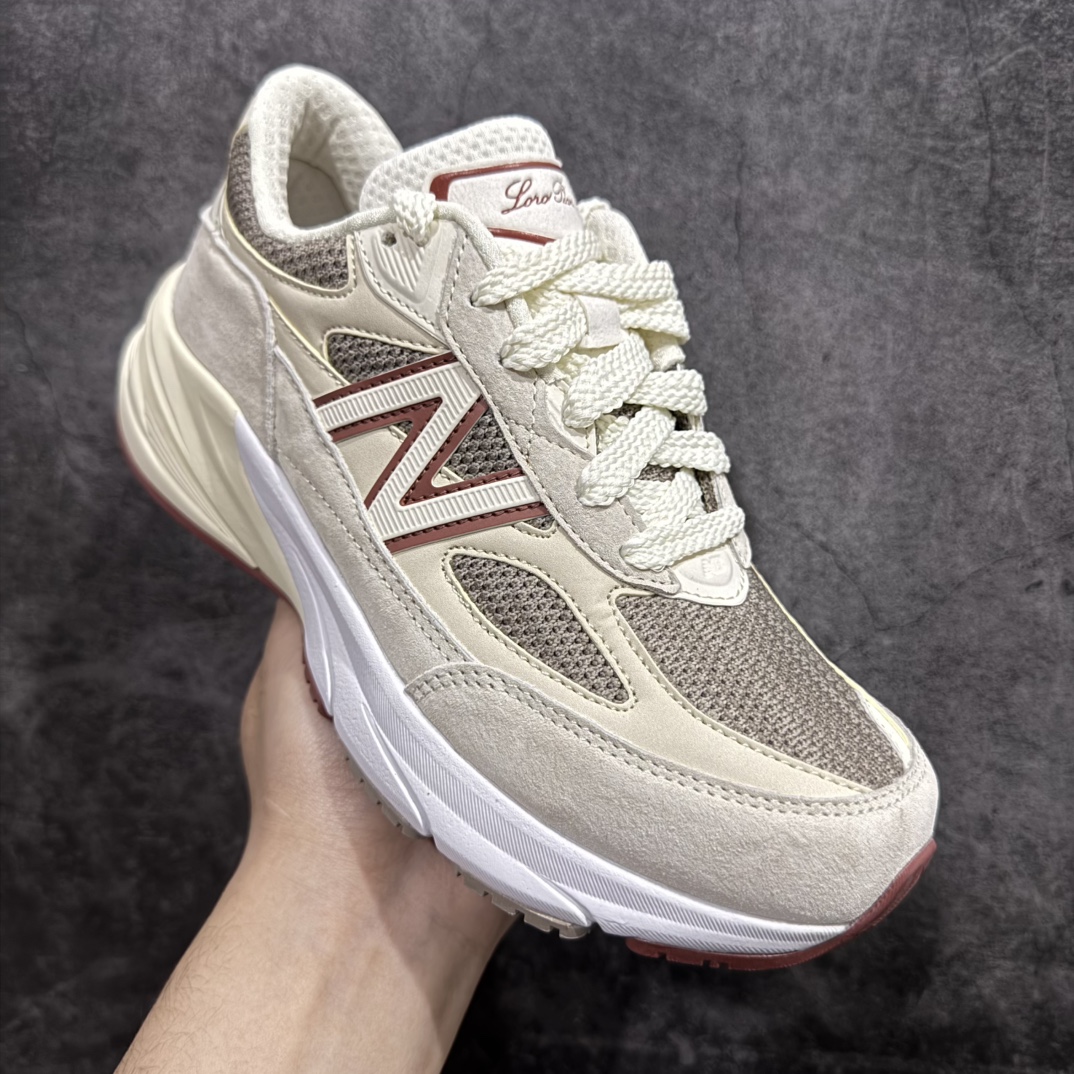 图片[3]-【神版】Loro piana × New Balance NB990联名款系列 高端美产复古休闲跑步鞋 U990LO6nnn正确3M反光细节 原楦原纸版开发后跟透明TPU水晶装饰条稳固 沿用了引以为傲的跑鞋手工技艺 采用猪皮绒面并包裹局部透气网面的鞋身设计 菱网鞋舌上刻有New Balance USA 鞋面依旧身着经典的大热之灰 彰显了其高端的品质身份  尺码：36 37 37.5 38 38.5 39.5 40 40.5 41.5 42 42.5 43 44 45 编码：DZ260280-莆田鞋批发中心