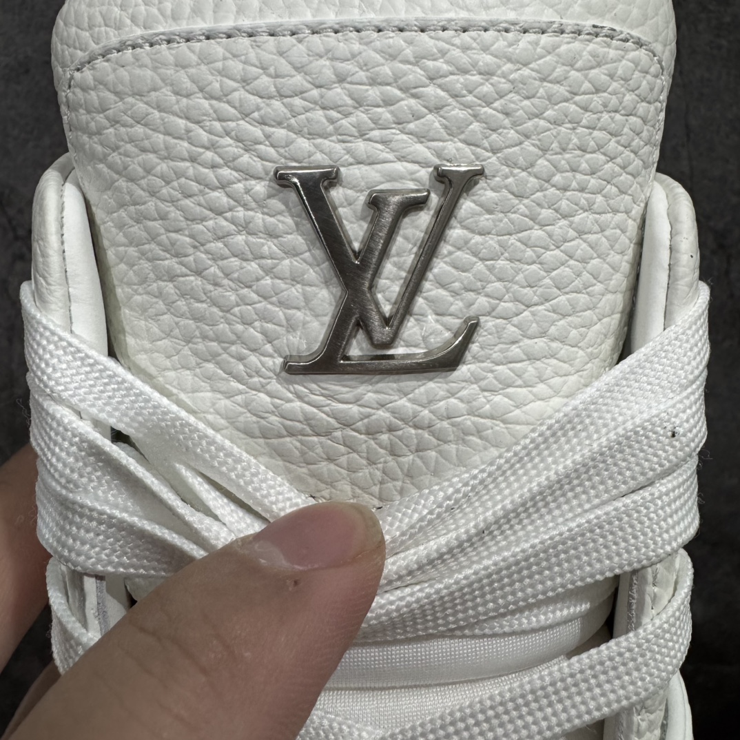 图片[6]-【佛山顶级超A版】Louis Vuitton LV Trainer系列本地仓库现货 当天可取n私人订单 专柜混卖零售专供n所有配色均为购买原版复刻n整体版型 皮料 市场独一无二后跟版型都可以自行对比[机智]吊打市场所有货n怒甩十条街，欢迎拿市场各大工厂的货来对比！n鞋舌烫金超正 压印程度秒杀市面90%以上的高端货n新配色陆续开发出货  尺码：39-45   编码：T1520550-莆田鞋批发中心