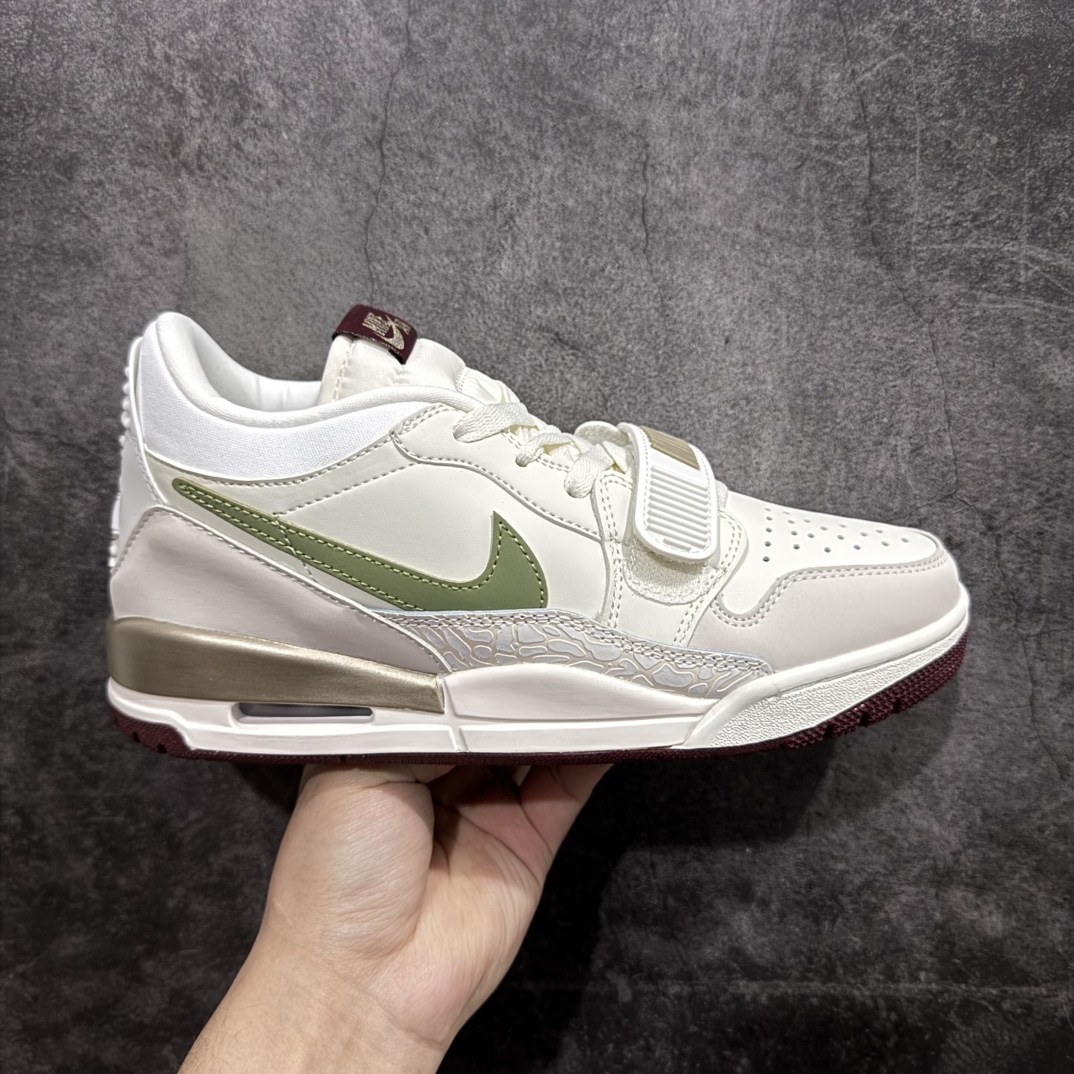 【PP纯原福利】Air Jordan Legacy 312 Low原厂私磨 原厂纸板 原厂盒装 完美走线 进口头层皮 致力打造精致。n乔丹篮球鞋系列 号称 “最强三合一” 的 Jordan Legacy 312，自然有着杂交结合的设计，它的名字就展现出它所包含的鞋款元素，312 分别对应了 Air Jordan 3、Air Jordan 1 和 Air Trainer 2，将这三双经典又有不俗人气的鞋款融合，“最强三合一” 的名称由此得来！ 货号：HF0745-131 编码：GQ190200-莆田鞋批发中心