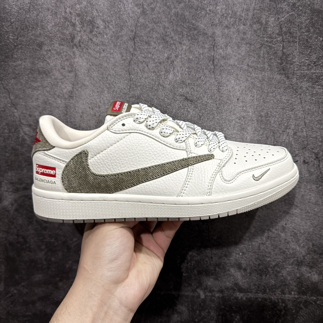 【定制版】Travis Scott x Fragment Design x Air Jordan 1 Low OG SP AJ1 乔1 Supreme联名-浅褐米白 低帮文化休闲板鞋 JH6088-609rn#多方联名合作融合了Travis Scott 独特的音乐风格，藤原浩个性的设计风格以及Jordan品牌的经典元素 使其成为一双具有独特身份和价值的鞋子 清新而立体的外观加上联名标识更突出了其独特身份 这种配色方案显示出活力和时尚感 在视觉上引人注目  鞋身的质感和细腻的细节处理使其显得高端而格调十足  这款“倒钩”联名是设计与创意完美结合 融合多方的个性风格是一款备受瞩目的潮流鞋款r 尺码：36 36.5 37.5 38 38.5 39 40 40.5 41 42 42.5 43 44 44.5 45  编码：HXS320340n-莆田鞋批发中心