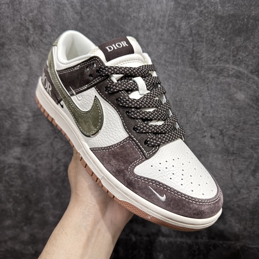 图片[3]-【定制版】Nk SB Dunk Low 迪奥联名-板栗色 周年高端定制 低帮休闲板鞋 XS1086-007rn#定制鞋盒 大厂纯原品质出货 超高清洁度 皮料切割干净无任何毛边 细节完美 r 尺码：36 36.5 37.5 38 38.5 39 40 40.5 41 42 42.5 43 44 44.5 45  编码：HXS320340-莆田鞋批发中心