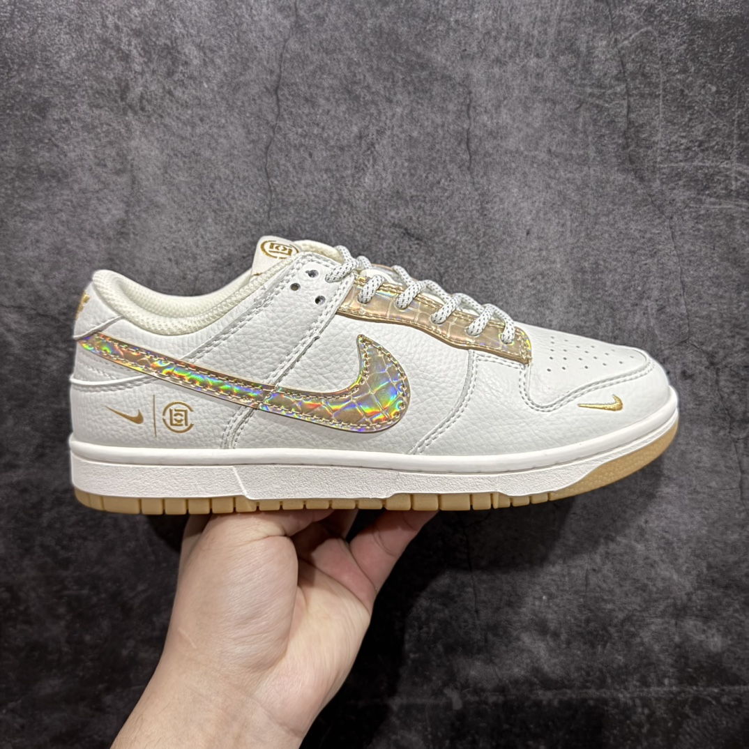 【定制版】Nk SB Dunk Low 冠希联名-炫彩金 周年高端定制 低帮休闲板鞋 JH8310-948rn定制鞋盒 大厂纯原品质出货 超高清洁度 皮料切割干净无任何毛边 细节完美 r 尺码：36 36.5 37.5 38 38.5 39 40 40.5 41 42 42.5 43 44 44.5 45 编码：HXS260280-莆田鞋批发中心