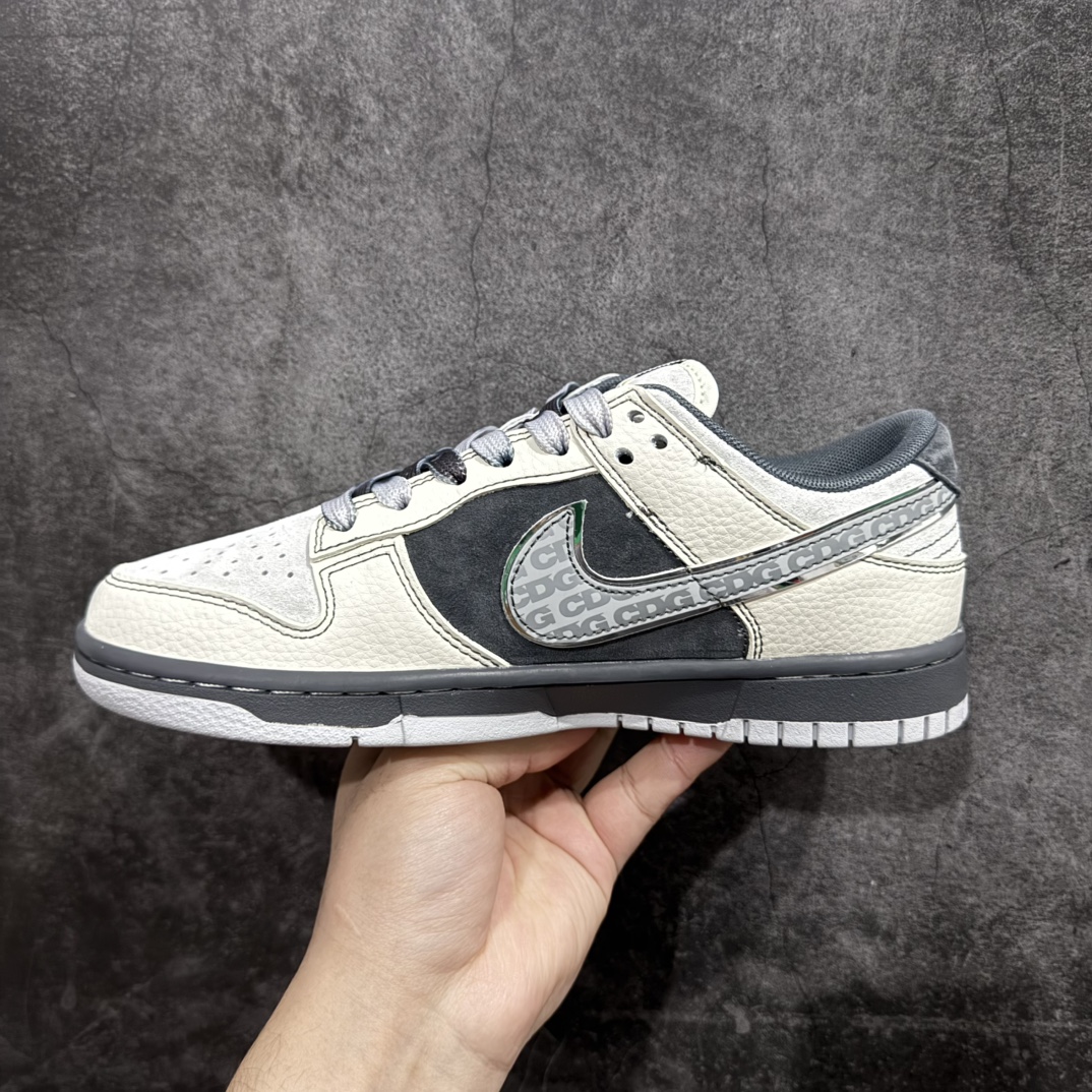 图片[2]-【定制版】Nike SB Dunk Low x CDG x The North Face 米灰小钩n纯原大厂出品 极力推荐n原装头层材料 独家版型蒸餾加工n帶來的是更好的视觉和脚感体验n大厂纯原品质出货 清洁度 电绣工艺皮料切割干净无任何毛边 细节完美 官方货号：XX3168 202 尺码：36 36.5 37.5 38 38.5 39 40 40.5 41 42 42.5 43 44 44.5 45 编码：HXS320340-莆田鞋批发中心