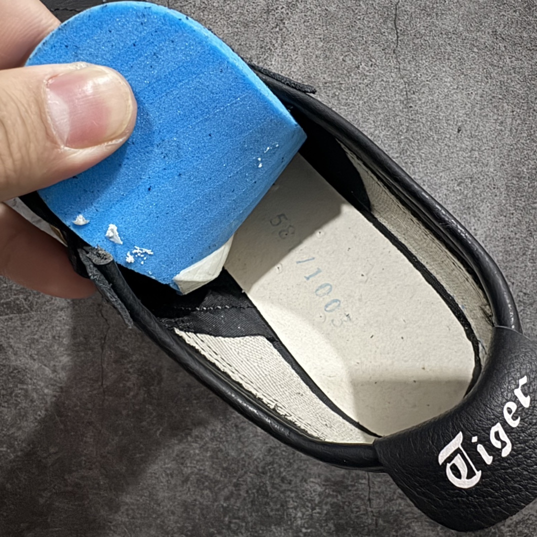 图片[9]-【日版纯原】Asics Onitsuka Tiger MEXICO 66 亚瑟士鬼冢虎复古经典板鞋n印尼厂Oem原单材料 除成型在PT外n其余全部客供材料 淘宝B级代购店铺内供💯n四联官方吊牌 乳胶组合鞋垫、羊皮纸质中底 不用宰手买专柜 这里满足你👊🏼 全新工厂开发 一线品质 全部原鞋一比一开发  Size：36-46 全码出货 编码：CC230250-莆田鞋批发中心