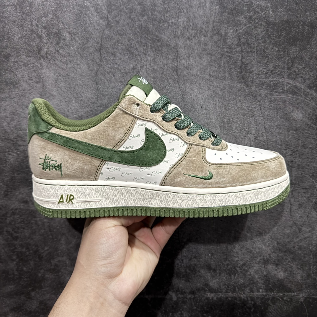 【公司级】海外限量发售！公司级NIke Air Force 1 \’07 Low “斯图西联名–绿浅棕”空军一号 低帮 运动鞋 休闲鞋 折边针车 工艺难度大 原楦头原纸板 原装鞋盒 定制五金配件 内置全掌气垫 原厂鞋底货号：XZ6188-666 Size：36 36.5 37.5 38 38.5 39 40 40.5 41 42 42.5 43 44 44.5 45 编码：HXS310320-莆田鞋批发中心