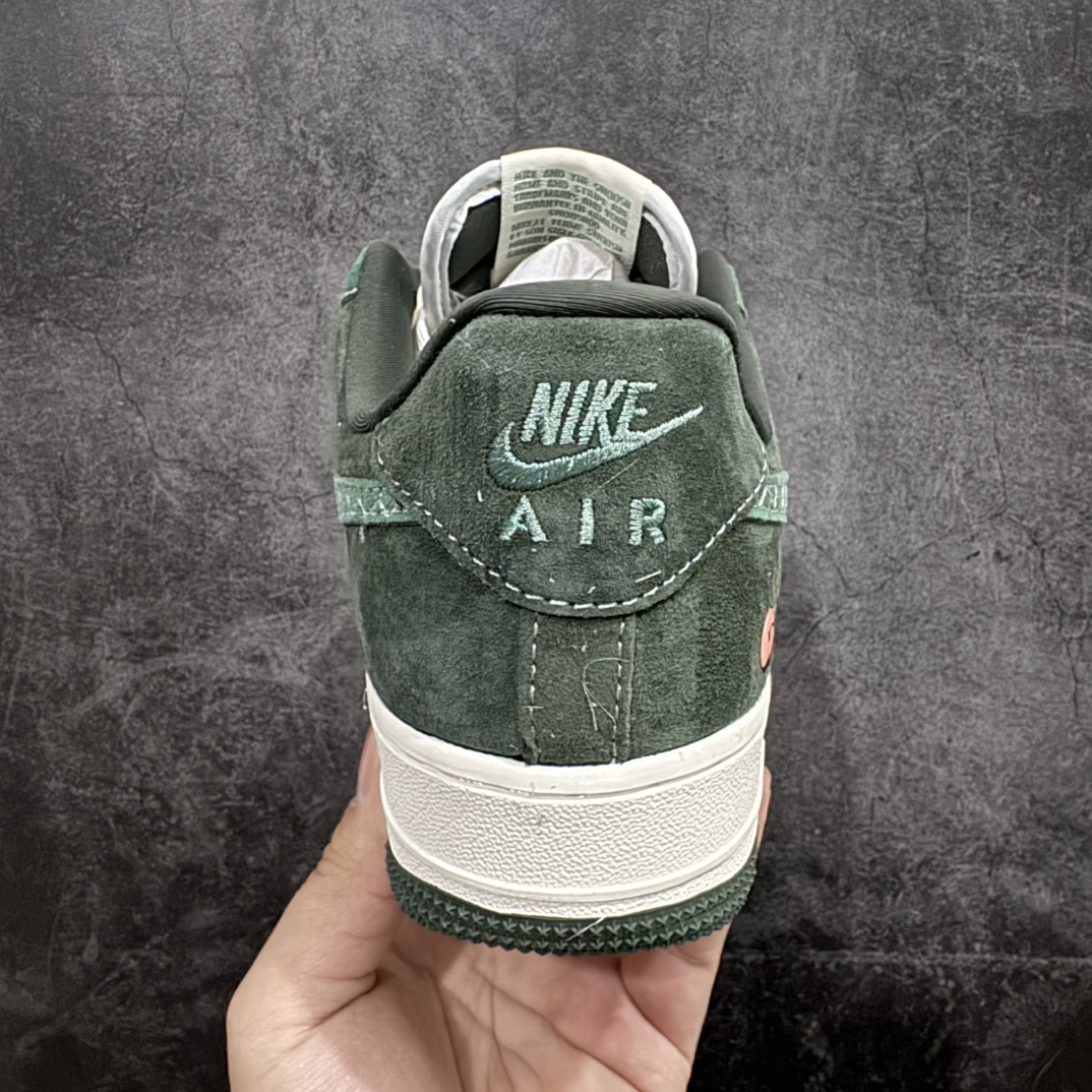 图片[4]-【定制版】海外限量发售！公司级NIke Air Force 1 \’07 Low “古驰联名–玉石绿飞线”空军一号 低帮 运动鞋 休闲鞋 折边针车 工艺难度大 原楦头原纸板 原装鞋盒 定制五金配件 内置全掌气垫 原厂鞋底货号：KK1988-026 Size：36 36.5 37.5 38 38.5 39 40 40.5 41 42 42.5 43 44 44.5 45 编码：HXS310320-莆田鞋批发中心