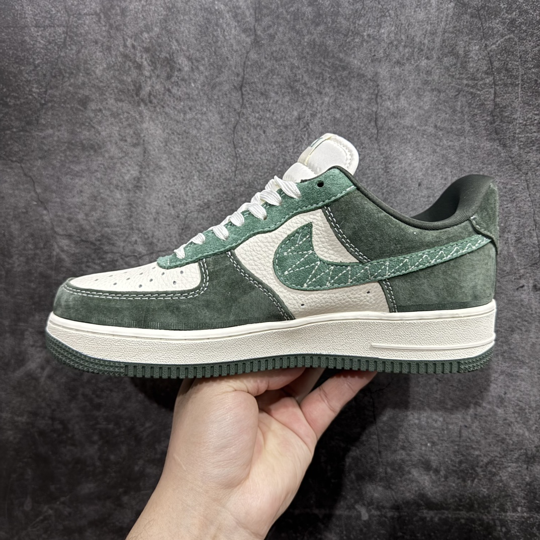 图片[2]-【定制版】海外限量发售！公司级NIke Air Force 1 \’07 Low “古驰联名–玉石绿飞线”空军一号 低帮 运动鞋 休闲鞋 折边针车 工艺难度大 原楦头原纸板 原装鞋盒 定制五金配件 内置全掌气垫 原厂鞋底货号：KK1988-026 Size：36 36.5 37.5 38 38.5 39 40 40.5 41 42 42.5 43 44 44.5 45 编码：HXS310320-莆田鞋批发中心